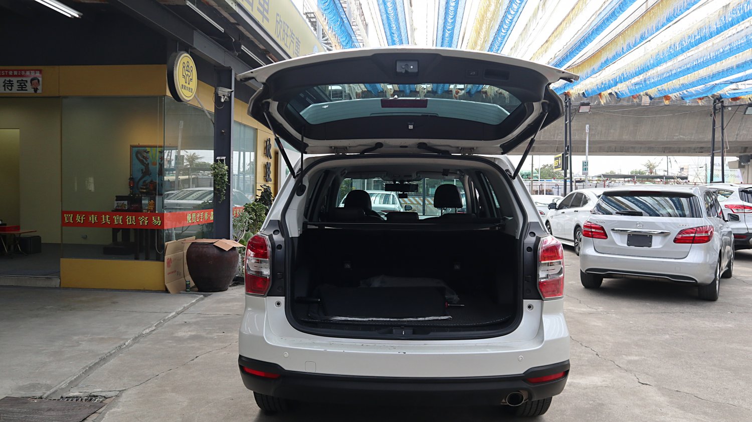 Subaru 速霸陸 ／ Forester ／ 2013年 ／ 2013年 Subaru Forester 白色 速霸陸中古休旅車 ／ 九州欣旺汽車 (台南)