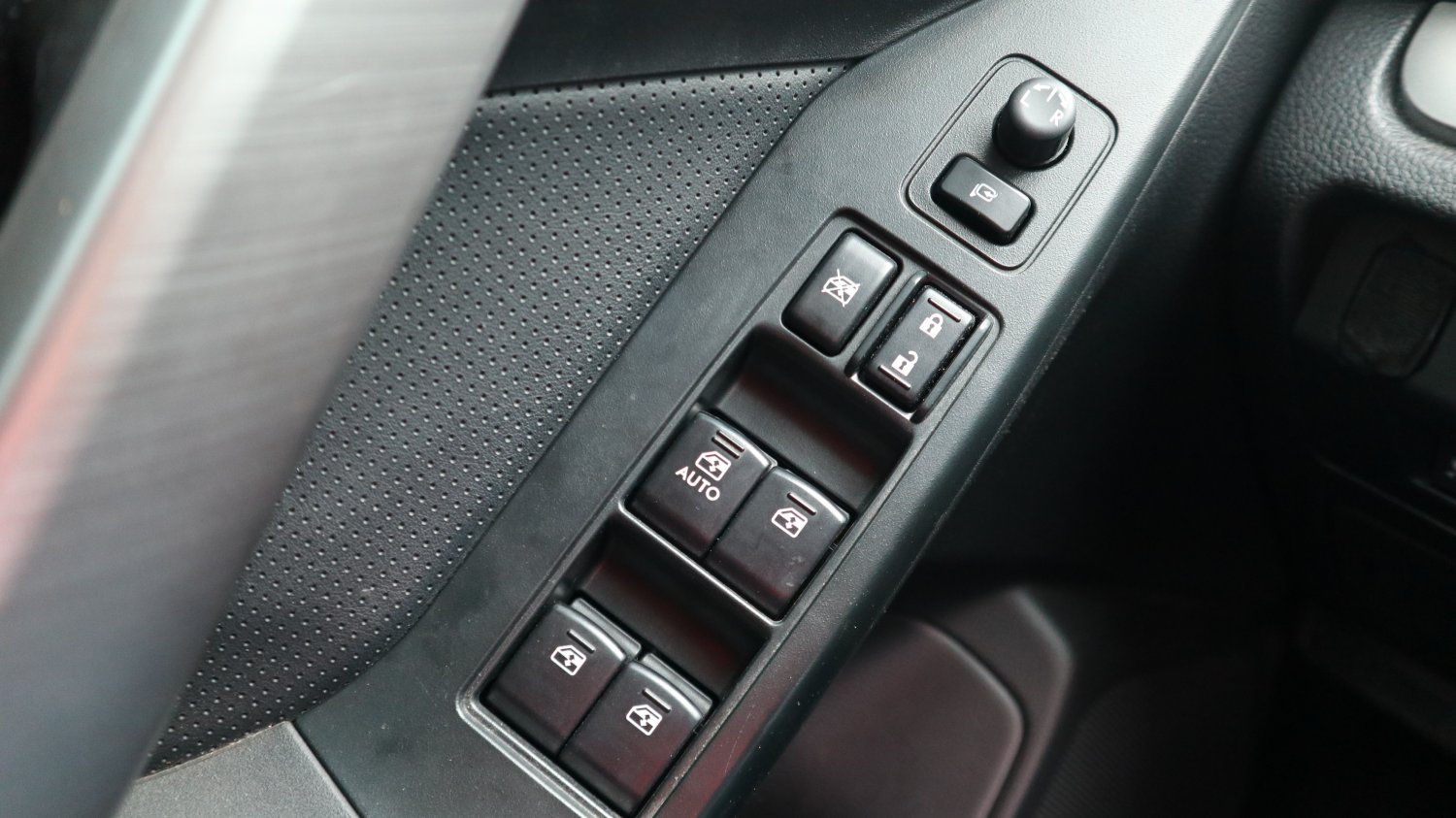 Subaru 速霸陸 ／ Forester ／ 2013年 ／ 2013年 Subaru Forester 白色 速霸陸中古休旅車 ／ 九肇匯元汽車 (台南)