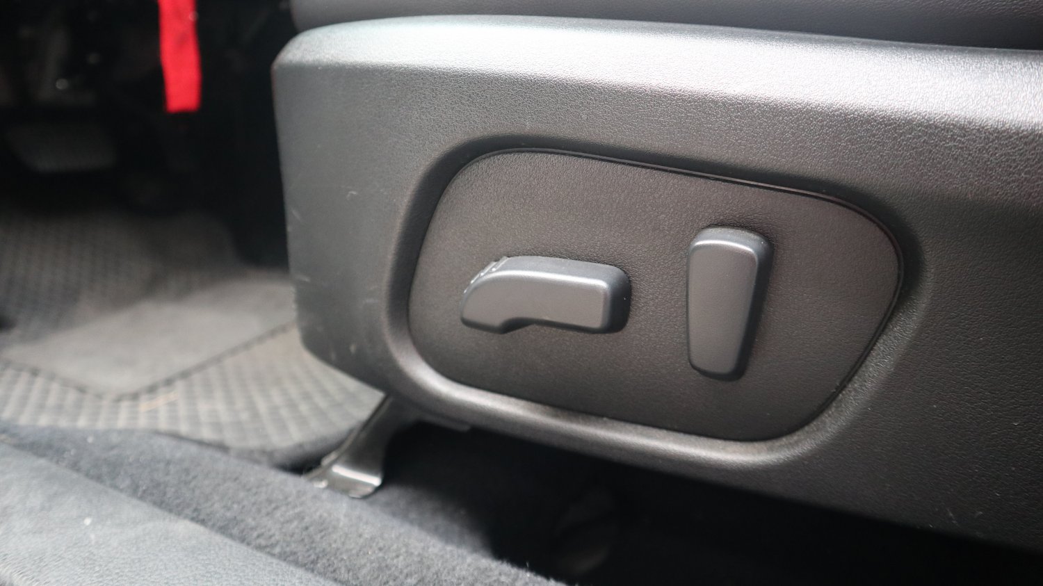 Subaru 速霸陸 ／ Forester ／ 2013年 ／ 2013年 Subaru Forester 白色 速霸陸中古休旅車 ／ 九肇匯元汽車 (台南)