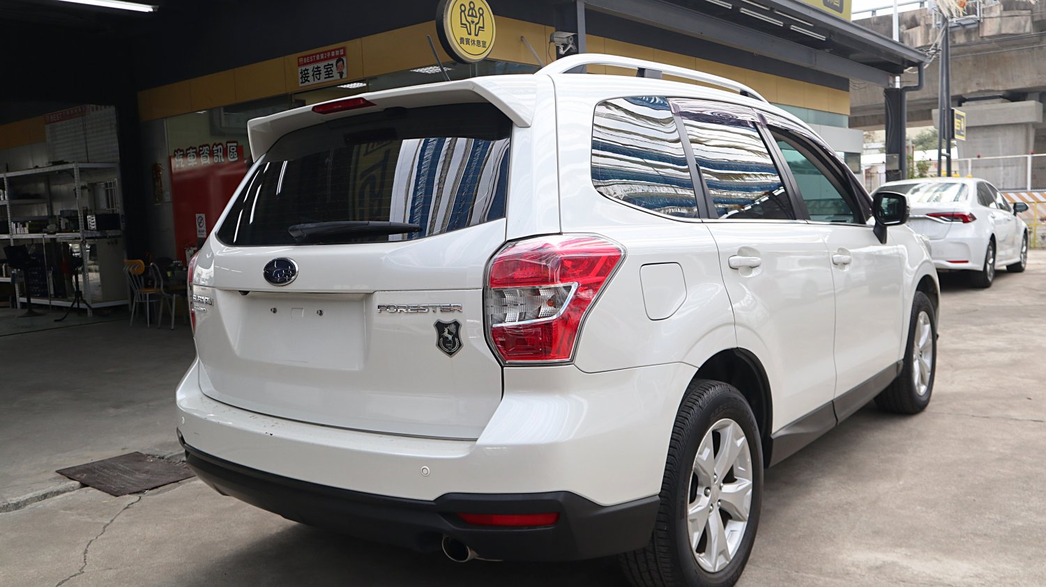 Subaru 速霸陸 ／ Forester ／ 2013年 ／ 2013年 Subaru Forester 白色 速霸陸中古休旅車 ／ 九州欣旺汽車 (台南)