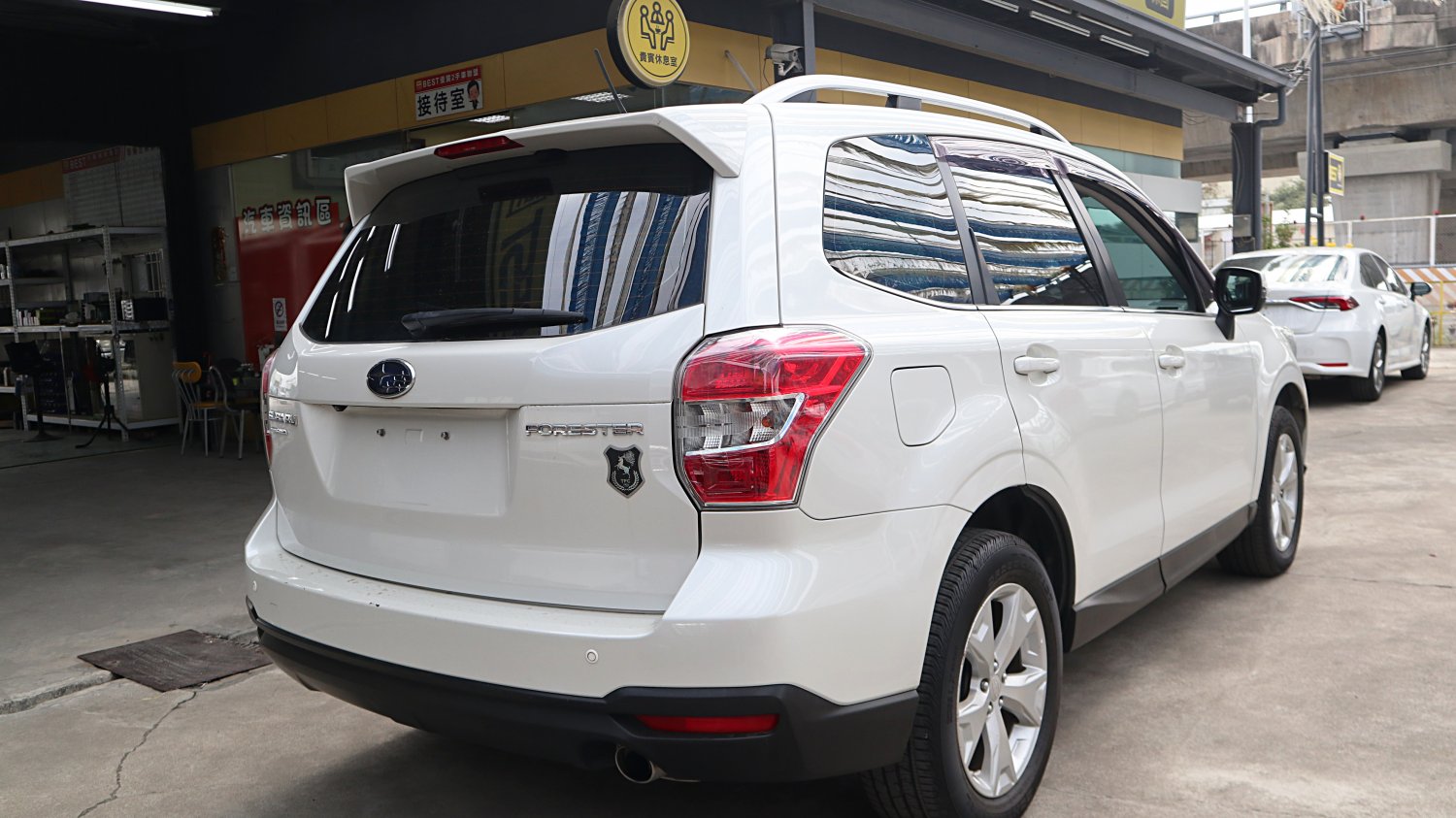 Subaru 速霸陸 ／ Forester ／ 2013年 ／ 2013年 Subaru Forester 白色 速霸陸中古休旅車 ／ 九肇匯元汽車 (台南)