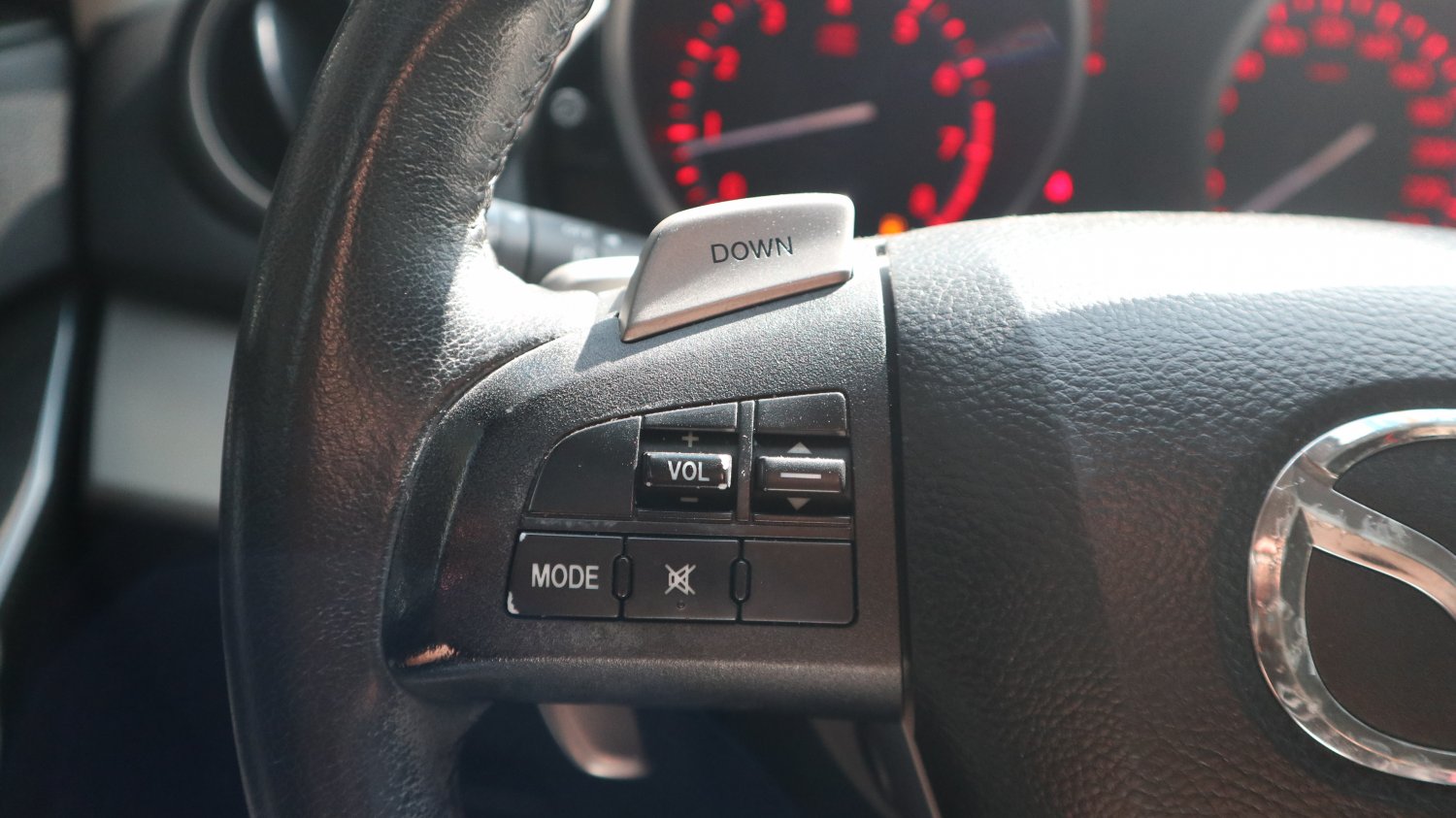 Mazda 馬自達 ／ Mazda 3 ／ 2011年 ／ 2011年Mazda 3 紅色 馬自達中古車 ／ 高拍
