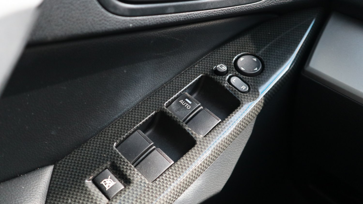 Mazda 馬自達 ／ Mazda 3 ／ 2011年 ／ 2011年Mazda 3 紅色 馬自達中古車 ／ 高拍