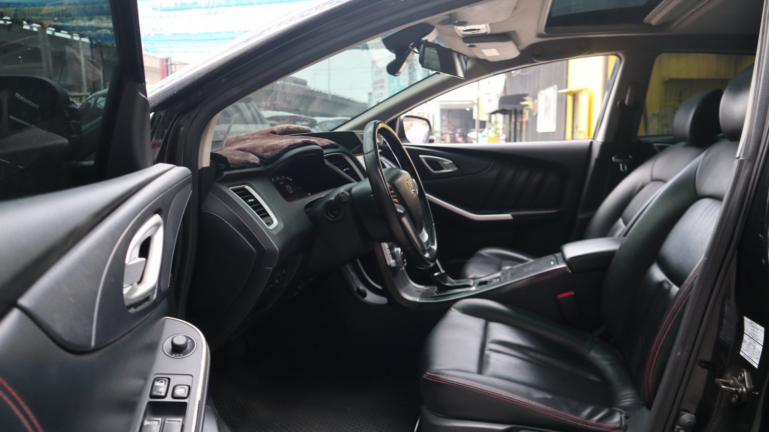 Luxgen 納智捷 ／ S5 ／ 2015年 ／ 2015年Luxgen S5 黑色 納智捷中古車 ／ 九肇匯元汽車 (台南)