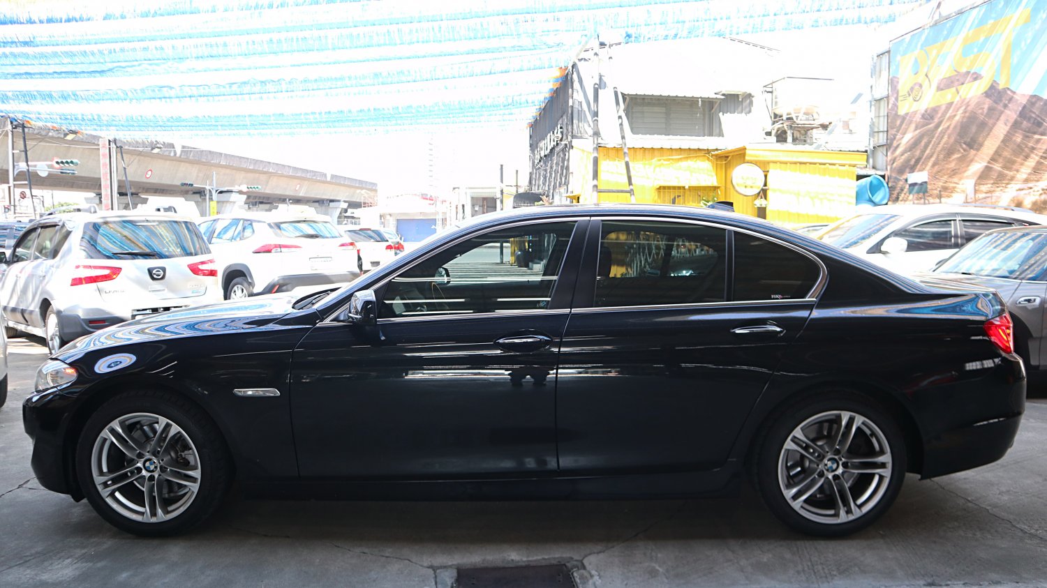 Bmw 寶馬 ／ 5-Series ／ 2012年 ／ 2012年BMW 520D 黑色 寶馬中古車 ／ 九州欣旺汽車 (台南)