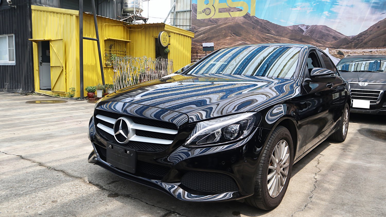 Benz 賓士 ／ C-Class ／ 2015年 ／ 2015年Benz C180 黑色 賓士中古車 ／ 九州欣旺汽車 (台南)