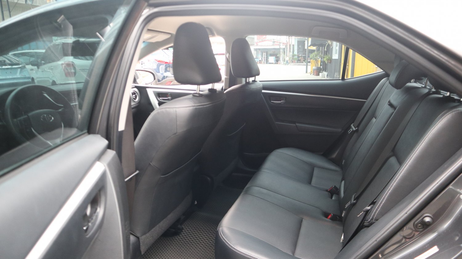 Toyota 豐田 ／ Altis ／ 2018年 ／ 2018年 Toyota Altis 灰色 豐田中古車 ／ 九肇匯元汽車 (台南)