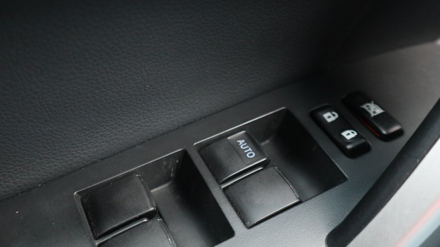 Toyota 豐田 ／ Altis ／ 2018年 ／ 2018年 Toyota Altis 灰色 豐田中古車 ／ 九肇匯元汽車 (台南)