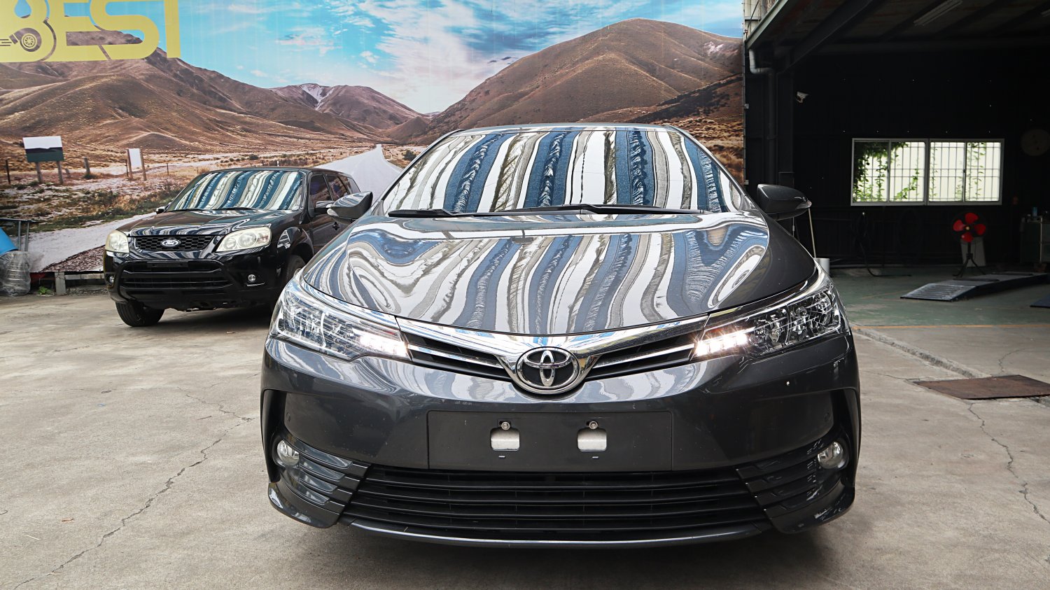 Toyota 豐田 ／ Altis ／ 2018年 ／ 2018年 Toyota Altis 灰色 豐田中古車 ／ 九肇匯元汽車 (台南)