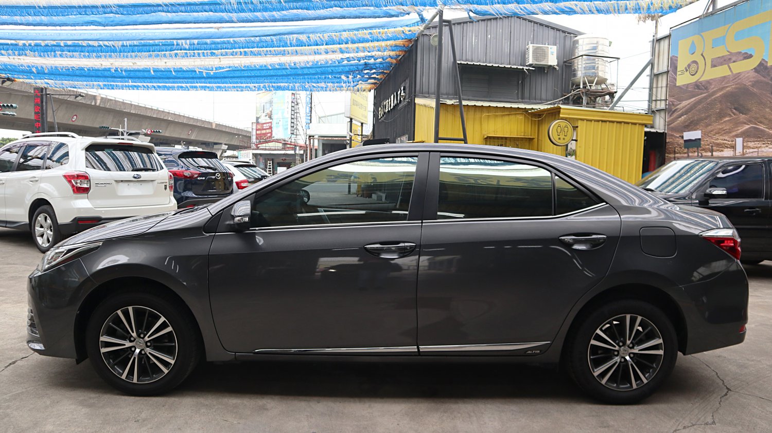 Toyota 豐田 ／ Altis ／ 2018年 ／ 2018年 Toyota Altis 灰色 豐田中古車 ／ 九肇匯元汽車 (台南)