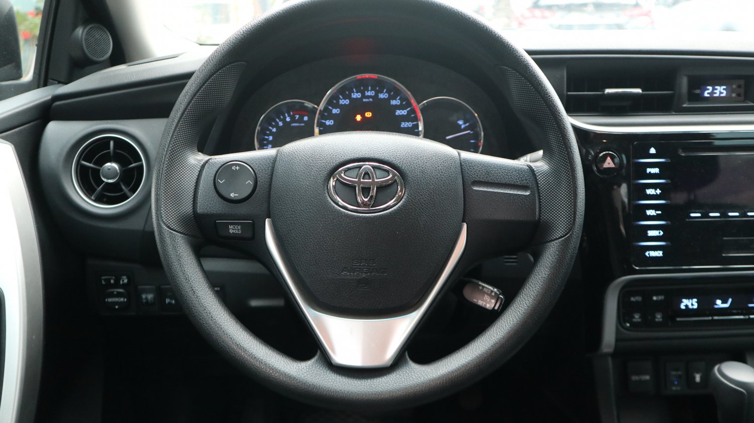 Toyota 豐田 ／ Altis ／ 2018年 ／ 2018年 Toyota Altis 灰色 豐田中古車 ／ 九肇匯元汽車 (台南)