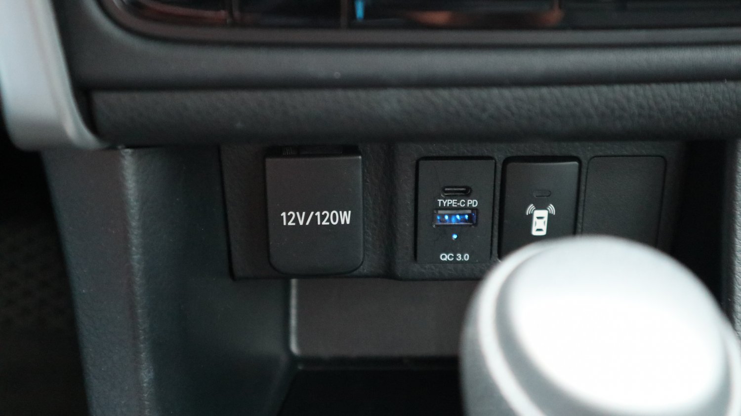 Toyota 豐田 ／ Altis ／ 2018年 ／ 2018年 Toyota Altis 灰色 豐田中古車 ／ 九肇匯元汽車 (台南)
