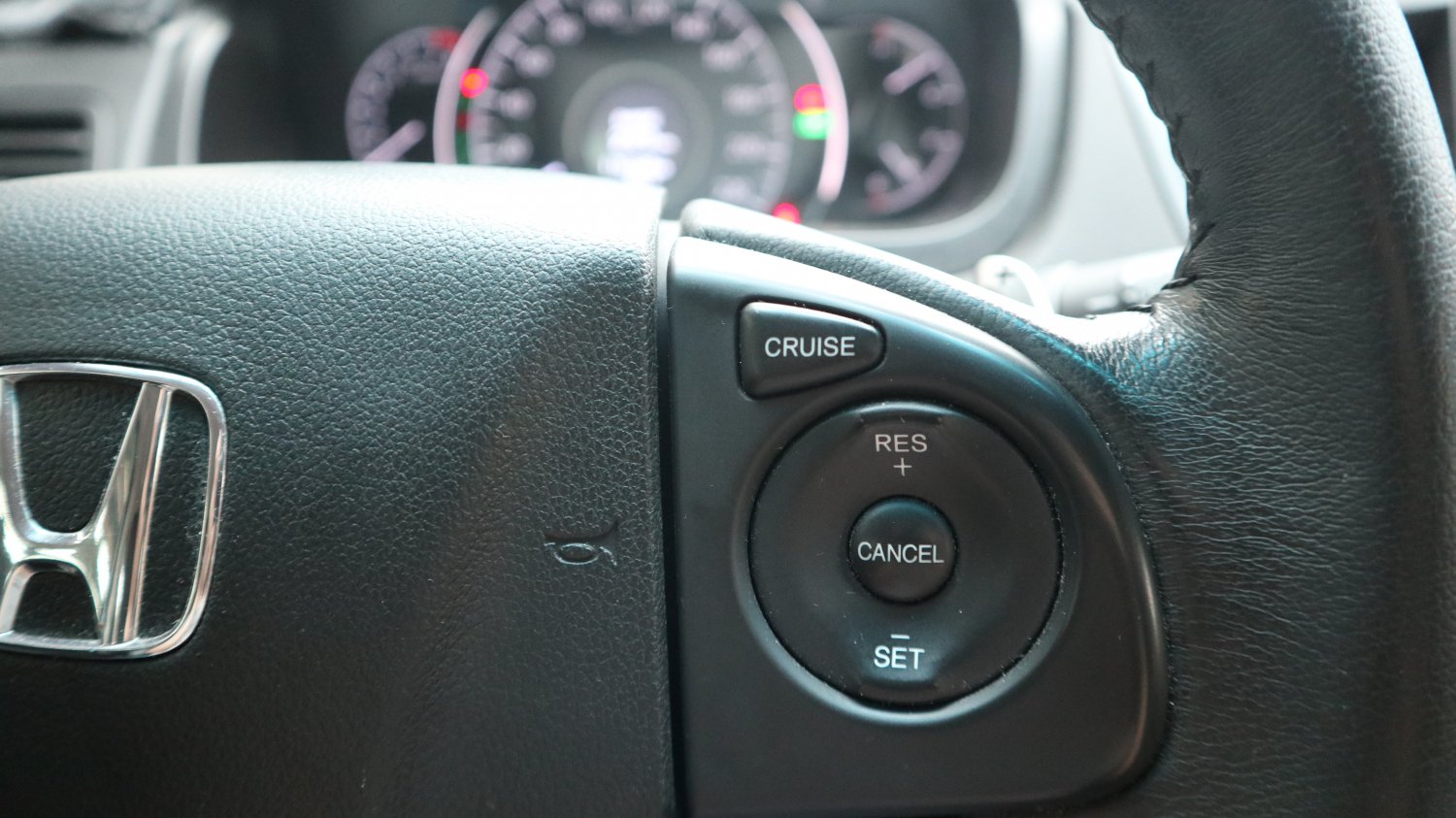 Honda 本田 ／ CR-V ／ 2015年 ／ 2015年Honda CRV 白色 本田中古車 ／ 成交區