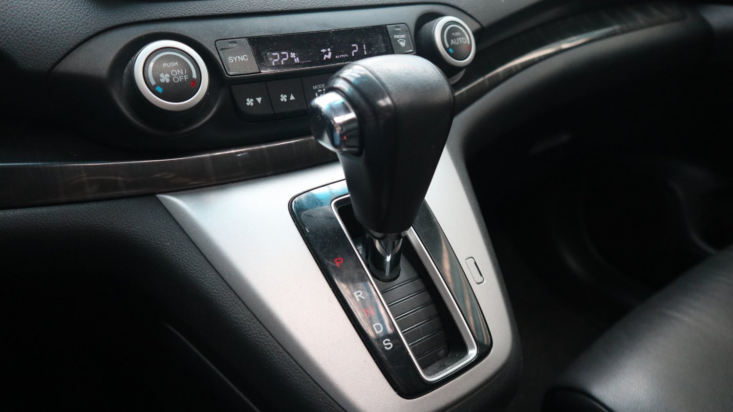 Honda 本田 ／ CR-V ／ 2015年 ／ 2015年Honda CRV 白色 本田中古車 ／ 成交區