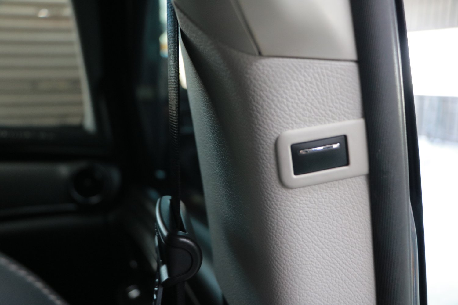 Benz 賓士 ／ V-Class ／ 2016年 ／ 2016年Benz V250D深灰色 賓士中古車 ／ 九肇匯元汽車 (台南)