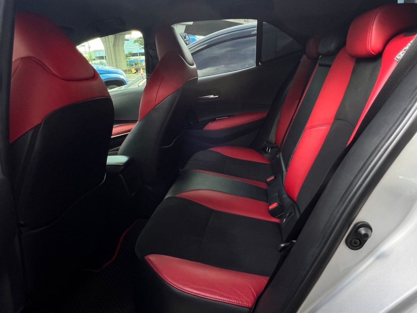 Toyota 豐田 ／ Auris ／ 2020年 ／ 2020年 Toyota Auris 銀黑色 豐田中古車 ／ 成交區