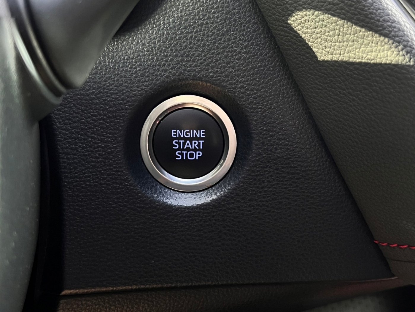Toyota 豐田 ／ Auris ／ 2020年 ／ 2020年 Toyota Auris 銀黑色 豐田中古車 ／ 成交區
