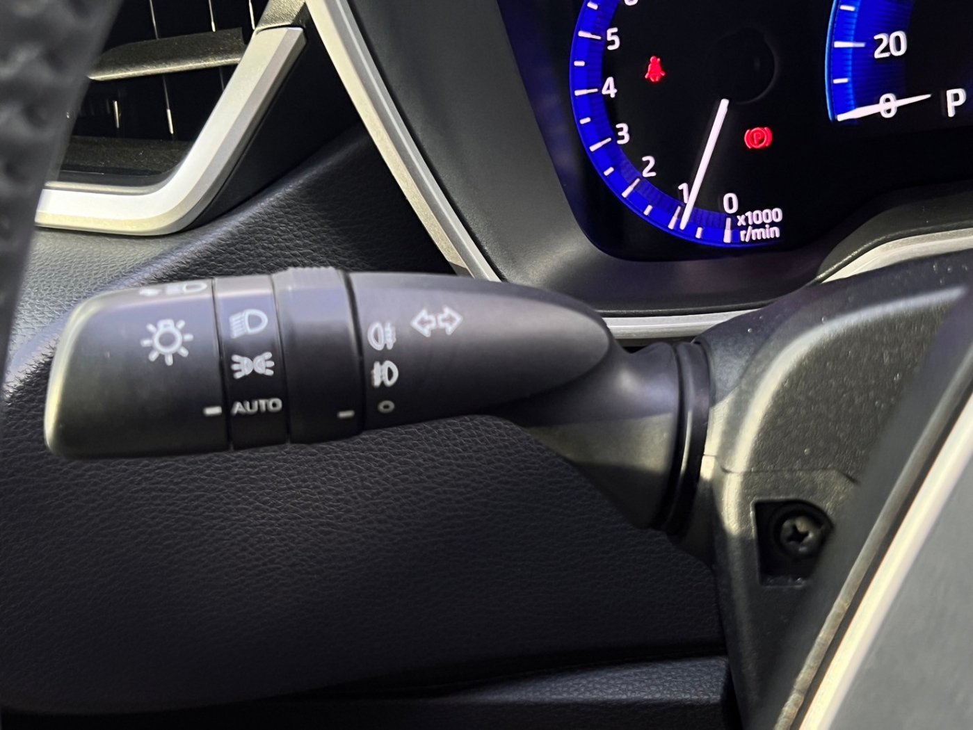 Toyota 豐田 ／ Auris ／ 2020年 ／ 2020年 Toyota Auris 銀黑色 豐田中古車 ／ 成交區