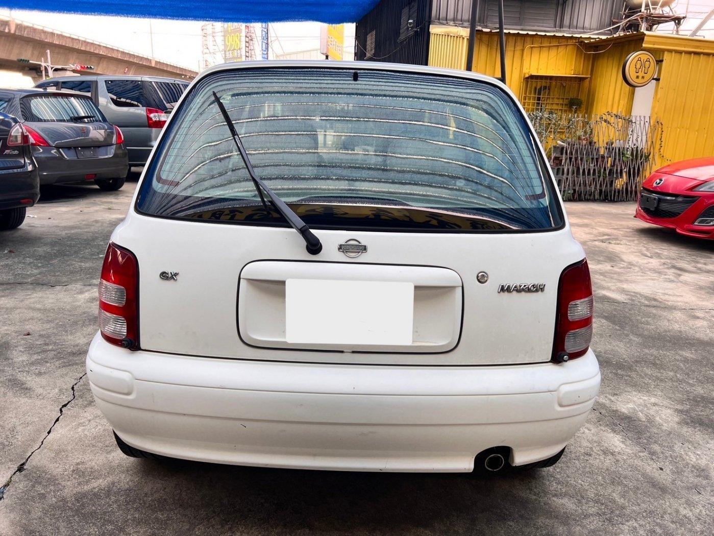 Nissan 日產 ／ March ／ 2001年 ／ 2001年Nissan March 白色 日產中古車 ／ 高拍