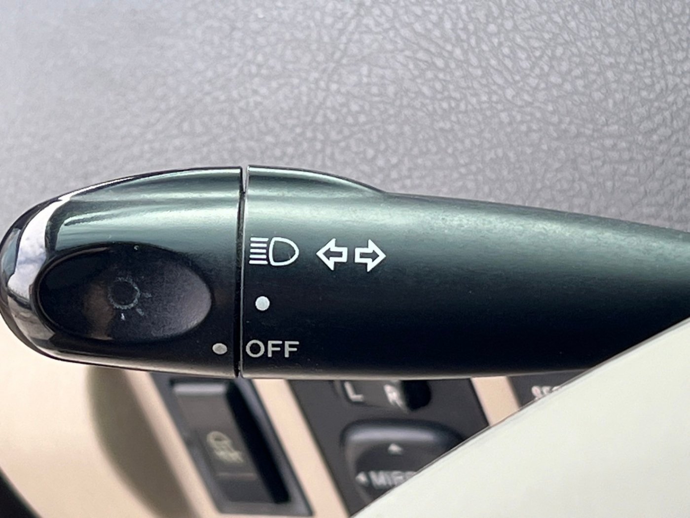 Toyota 豐田 ／ Vios ／ 2004年 ／ 2004年 Toyota Vios 銀色 豐田中古車 ／ MG車庫(六甲)