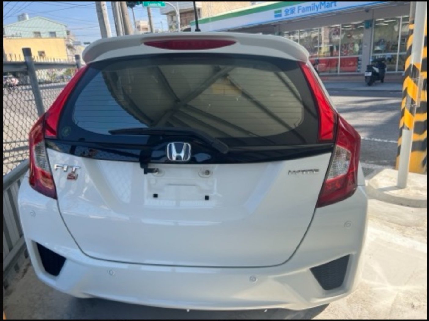 Honda 本田 ／ FIT ／ 2016年 ／ 2016年Honda  FIT  白色 本田中古車 ／ 九肇匯元汽車 (台南)
