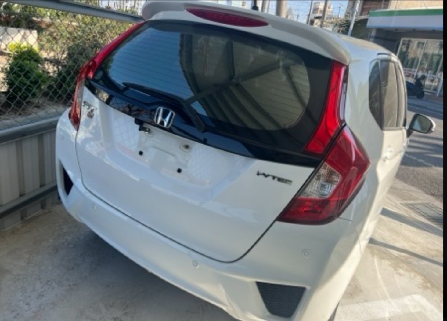 Honda 本田 ／ FIT ／ 2016年 ／ 2016年Honda  FIT  白色 本田中古車 ／ 九肇匯元汽車 (台南)