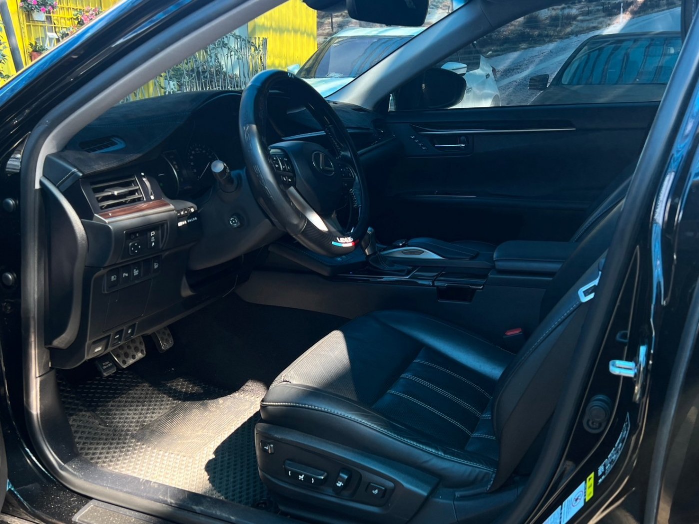 Lexus 凌志 ／ ES 系列 ／ 2017年 ／ 2017年 Lexus ES300h 黑色 油電混合 凌志中古車 ／ 九肇匯元汽車 (台南)