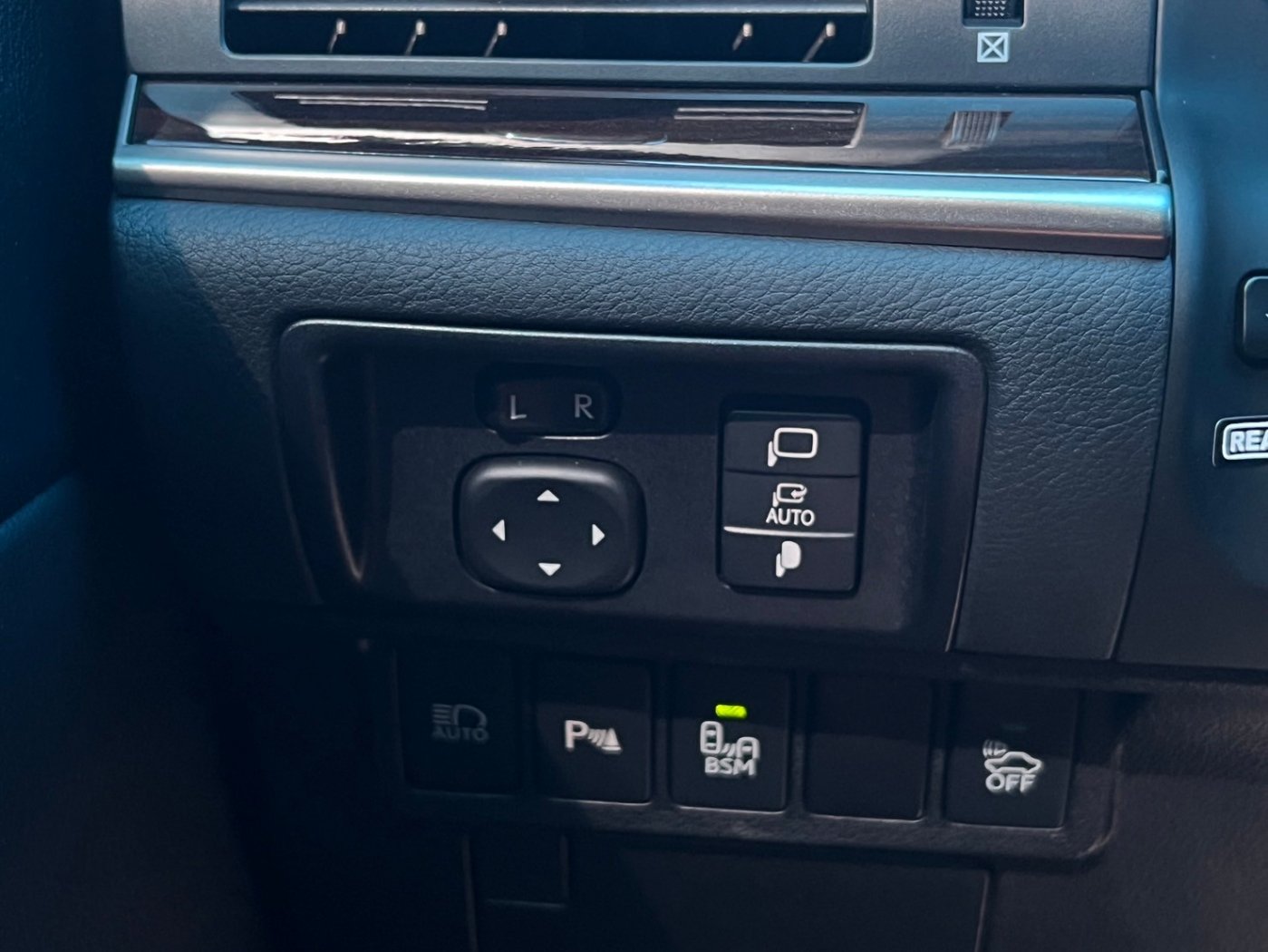 Lexus 凌志 ／ ES 系列 ／ 2017年 ／ 2017年 Lexus ES300h 黑色 油電混合 凌志中古車 ／ 九肇匯元汽車 (台南)