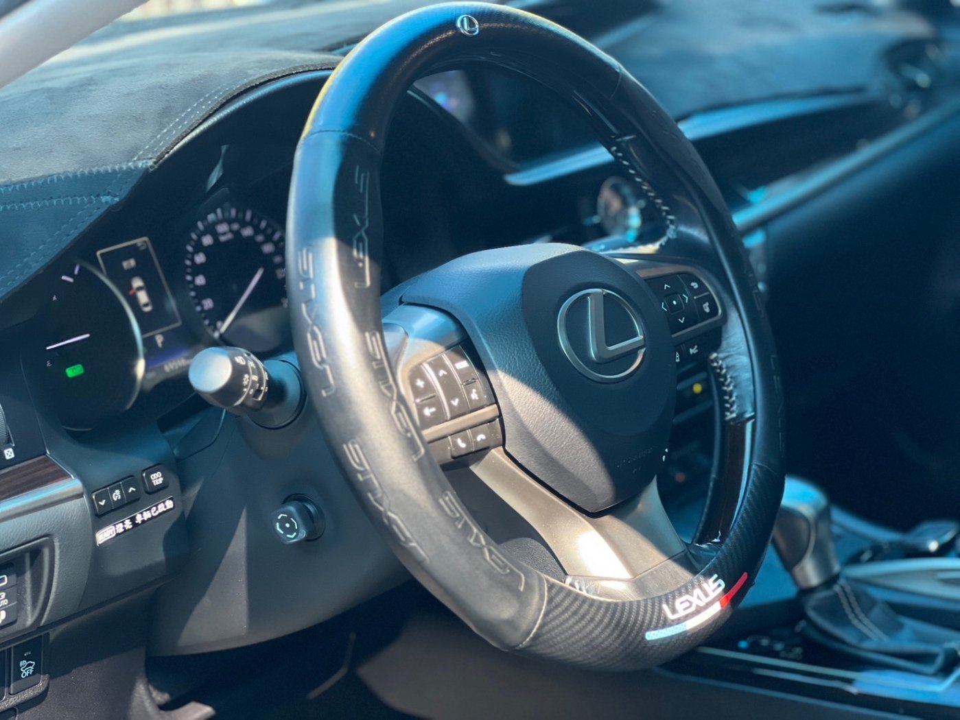 Lexus 凌志 ／ ES 系列 ／ 2017年 ／ 2017年 Lexus ES300h 黑色 油電混合 凌志中古車 ／ 九肇匯元汽車 (台南)