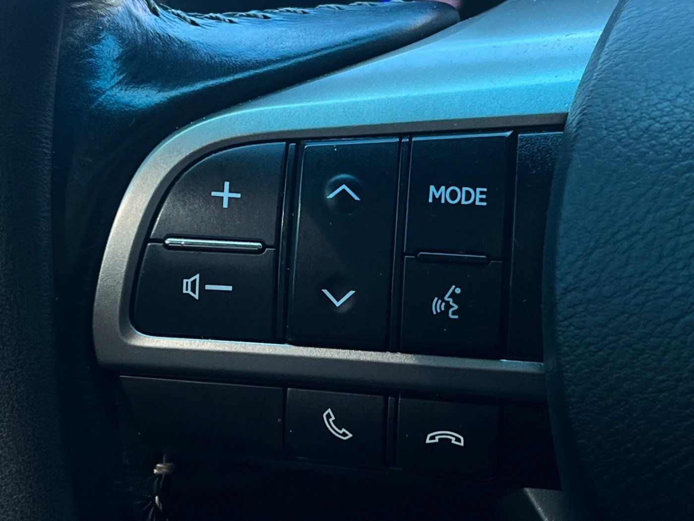 Lexus 凌志 ／ ES 系列 ／ 2017年 ／ 2017年 Lexus ES300h 黑色 油電混合 凌志中古車 ／ 九肇匯元汽車 (台南)