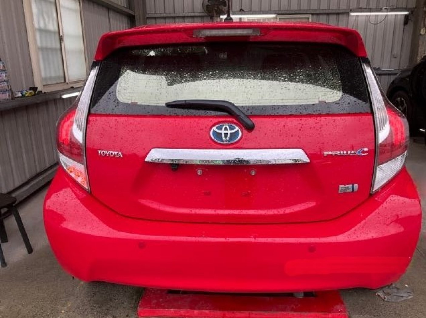 Toyota 豐田 ／ Prius ／ 2016年 ／ 2016年Toyota Prius c紅色 豐田中古車 ／ 九肇匯元汽車 (台南)