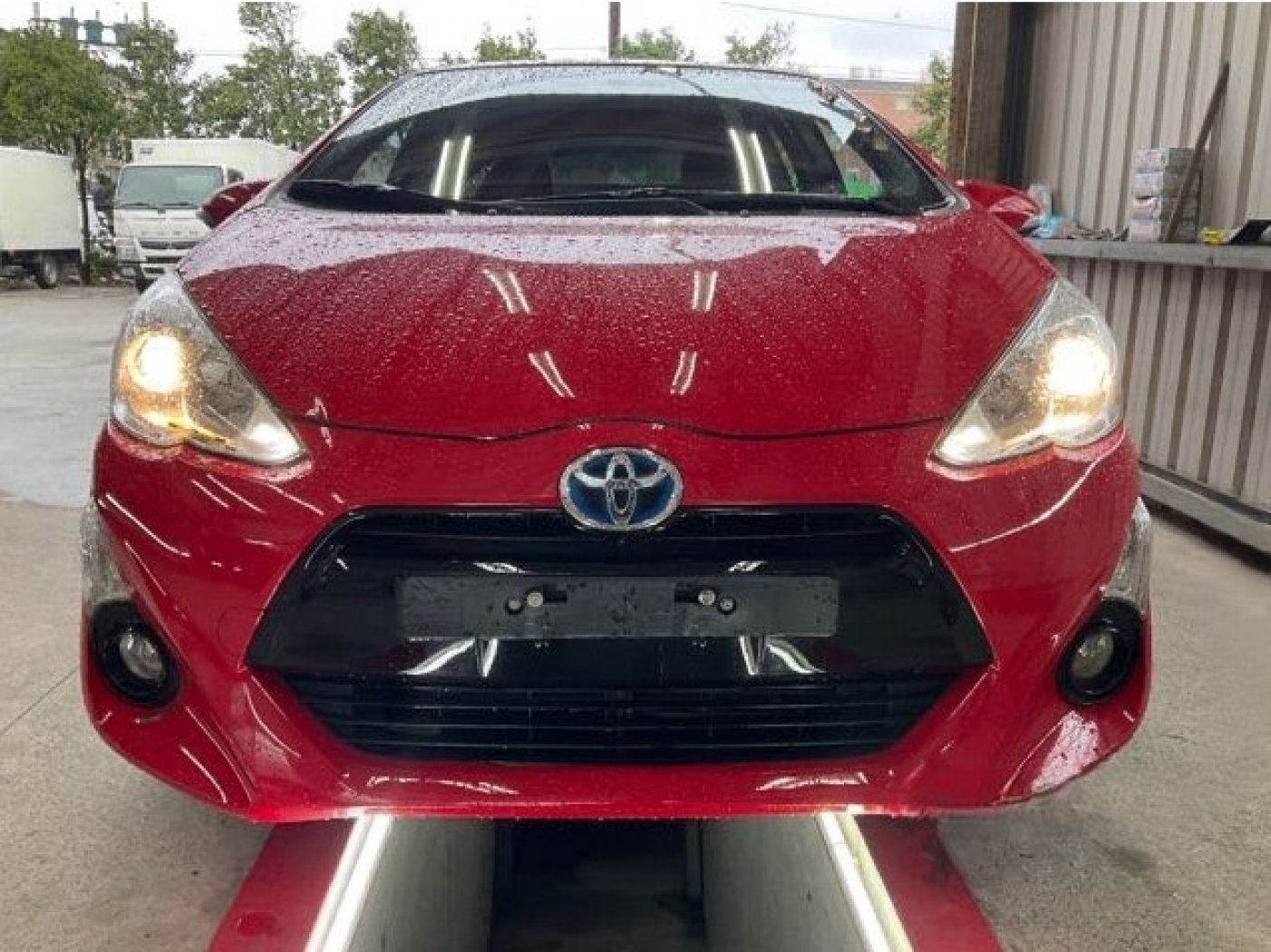 Toyota 豐田 ／ Prius ／ 2016年 ／ 2016年Toyota Prius c紅色 豐田中古車 ／ 九肇匯元汽車 (台南)