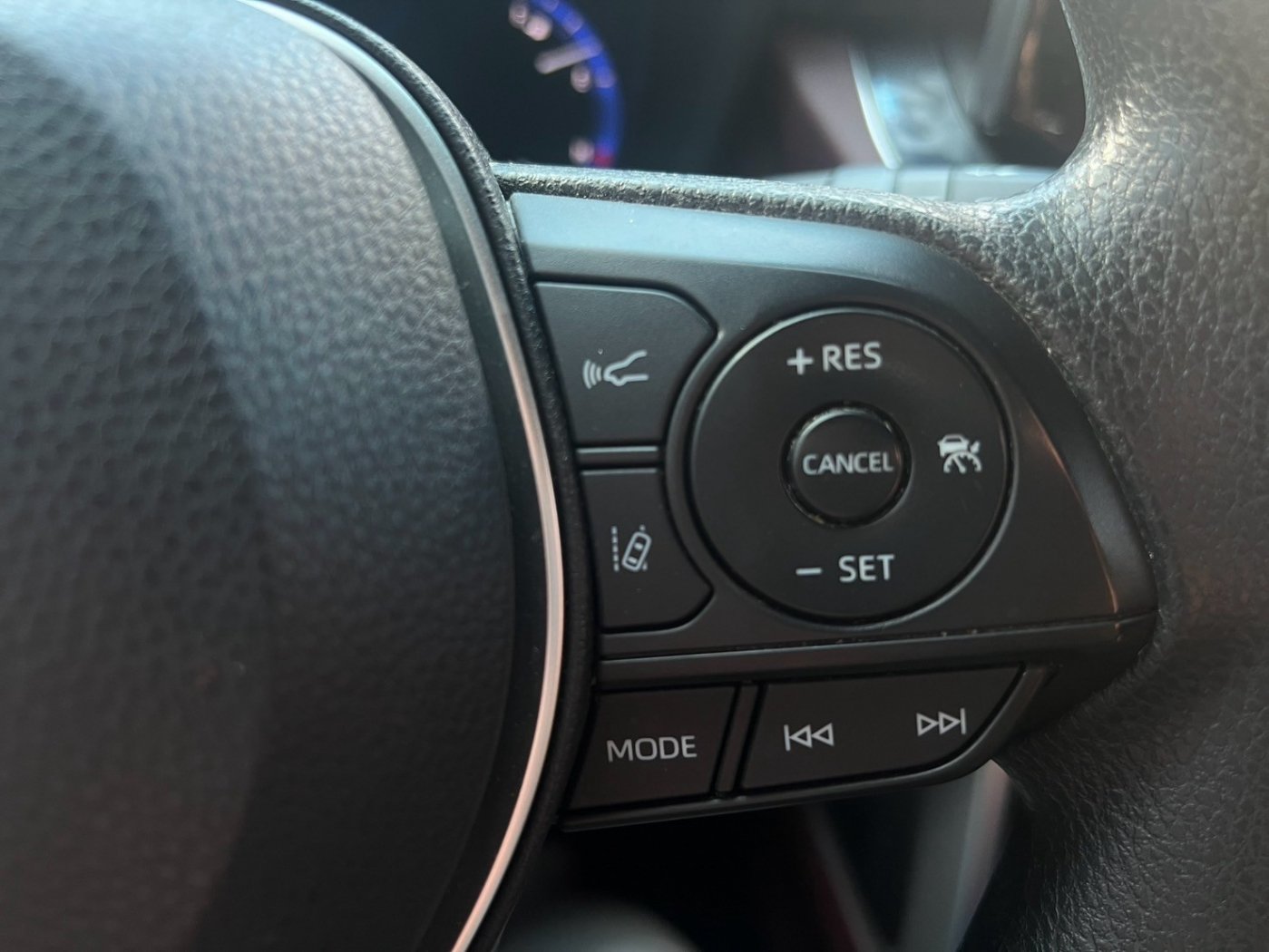 Toyota 豐田 ／ Corolla ／ 2022年 ／ 2022年 Toyota Corolla  Cross  淺藍色 豐田中古車 ／ MG車庫(台南)