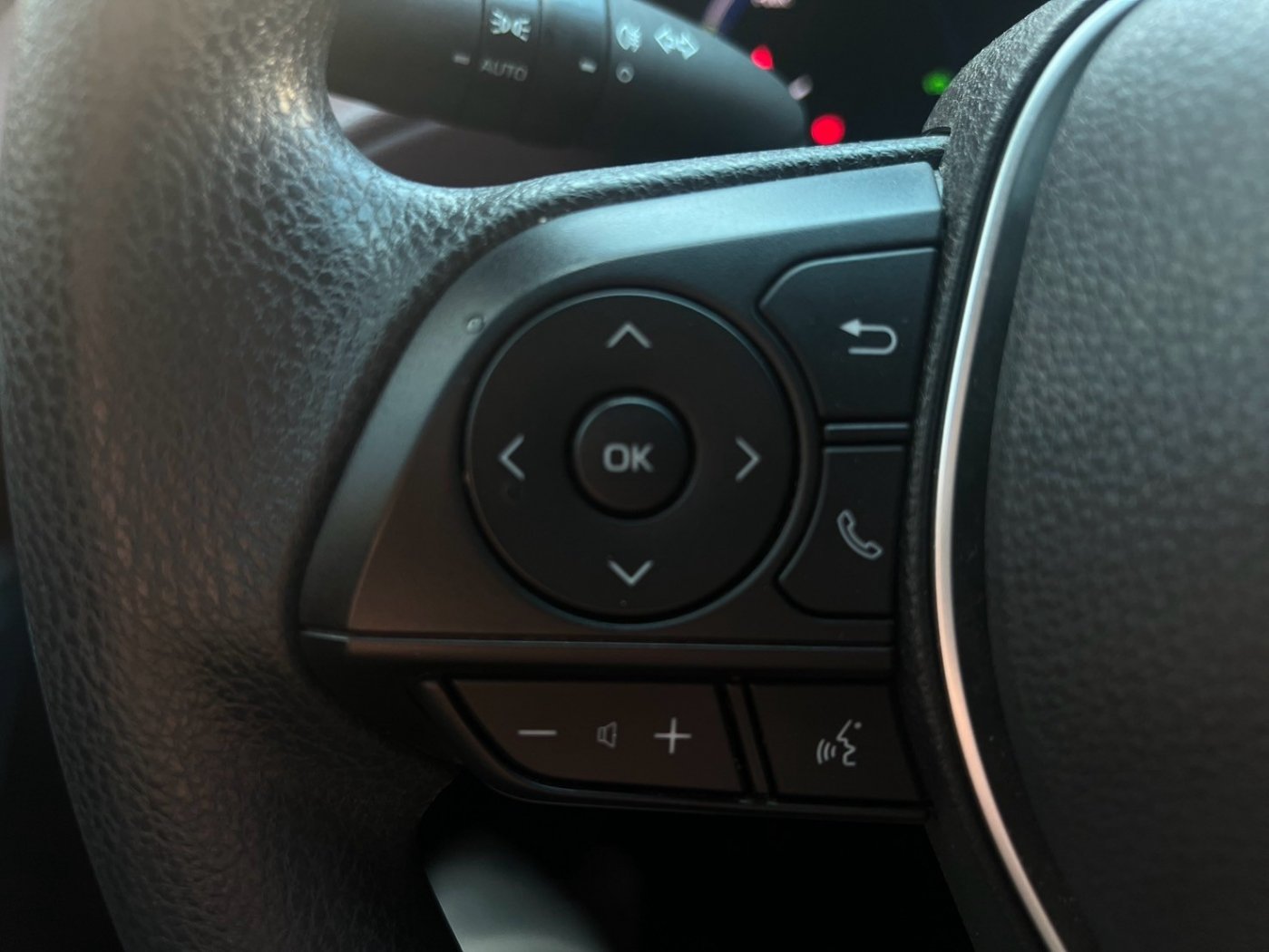 Toyota 豐田 ／ Corolla ／ 2022年 ／ 2022年 Toyota Corolla  Cross  淺藍色 豐田中古車 ／ MG車庫(台南)