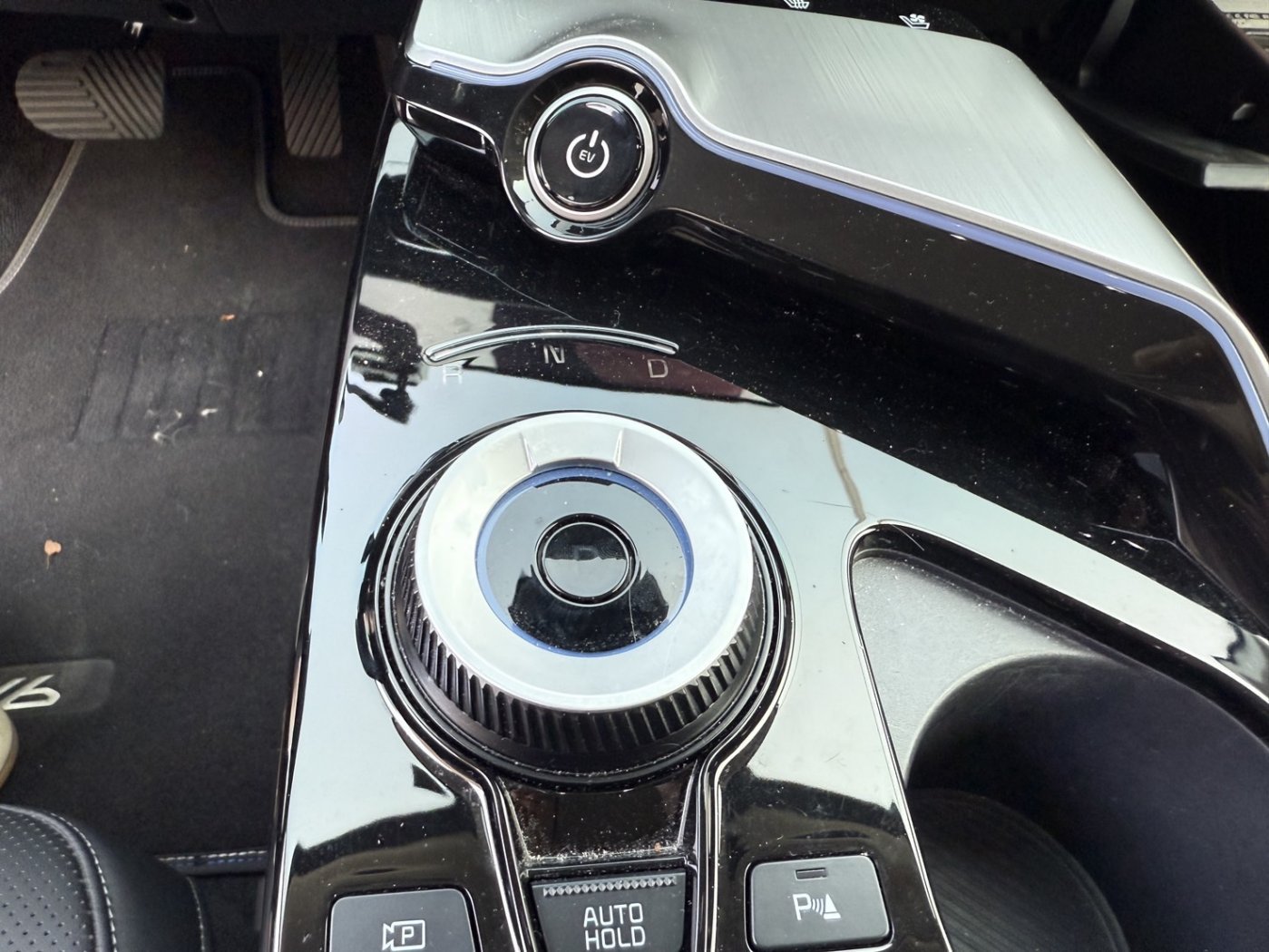 Kia 起亞 ／ EV6 ／ 2022年 ／ 2022年Kia EV6 白色 起亞中古車 ／ 成交區