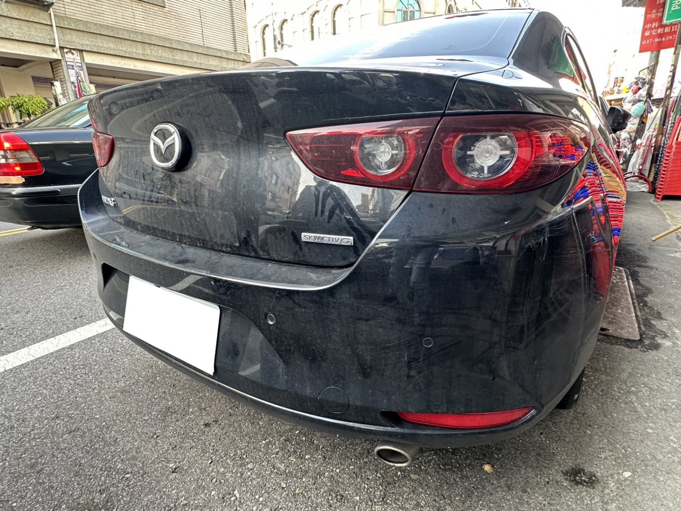 Mazda 馬自達 ／ Mazda 3 ／ 2022年 ／ 2022年Mazda 3 黑色 馬自達中古車 ／ 待入庫