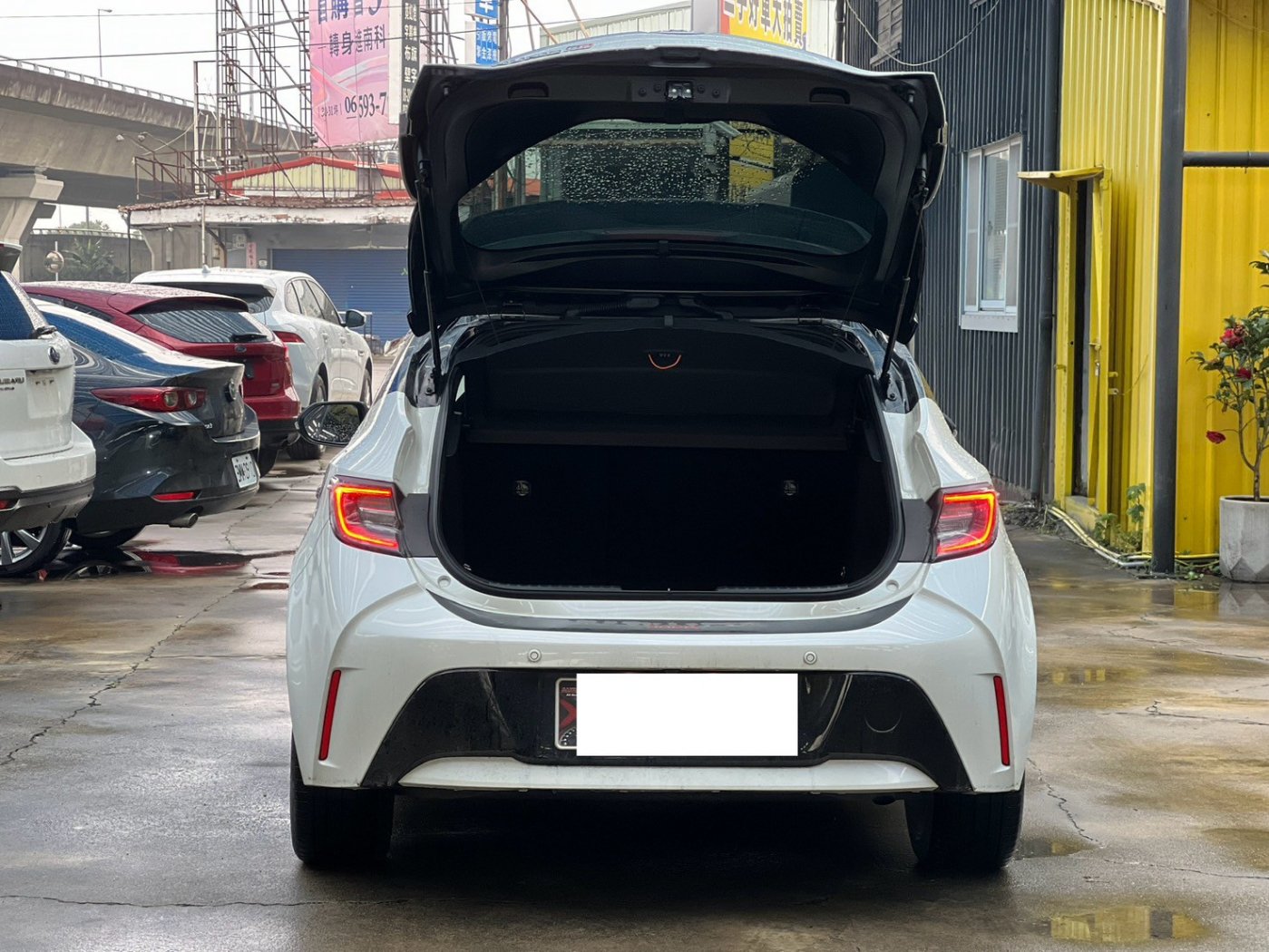 Toyota 豐田 ／ Auris ／ 2019年 ／ 2019年 Toyota Auris 白黑色 豐田中古車 ／ 成交區