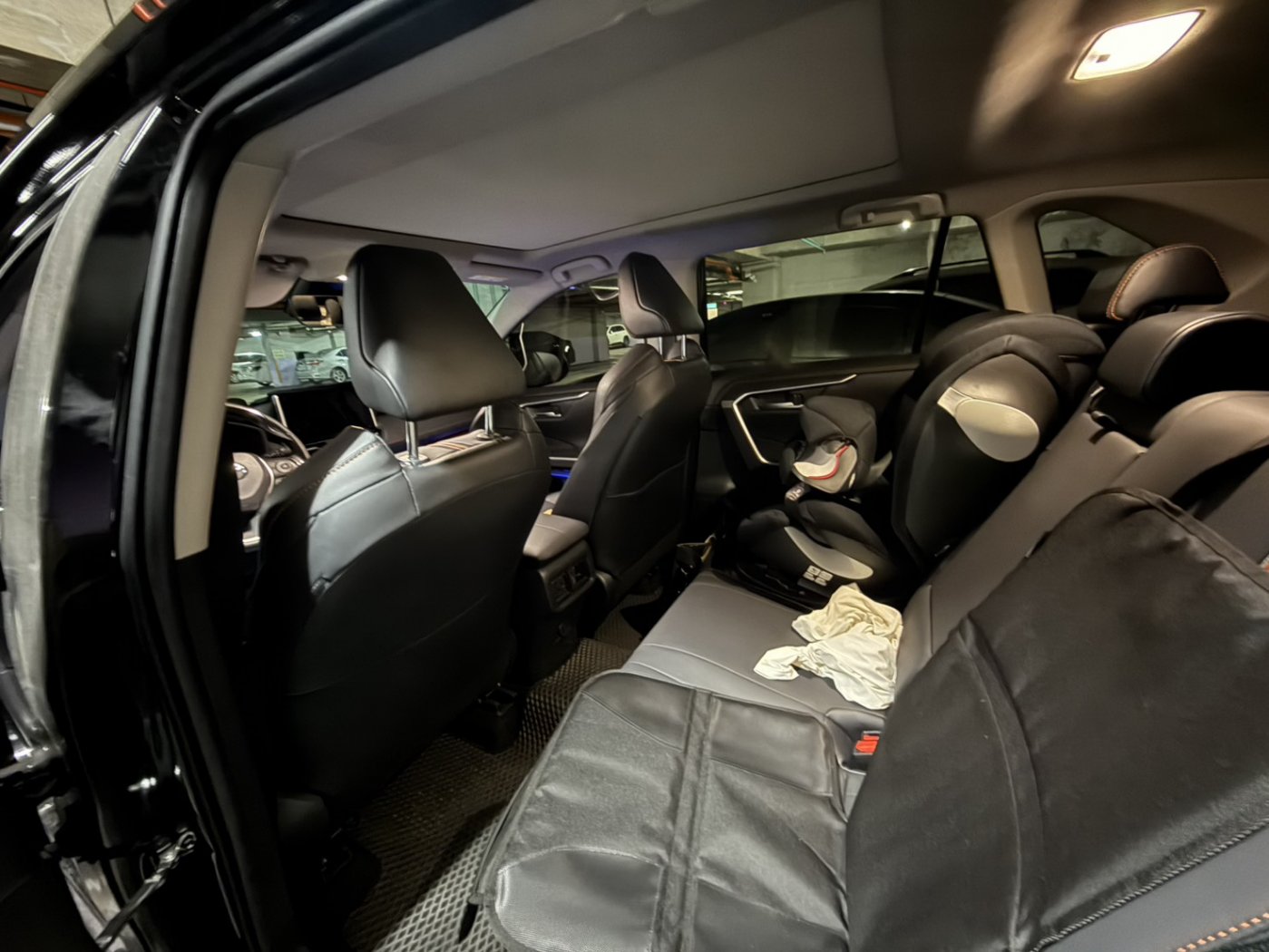 Toyota 豐田 ／ RAV4 ／ 2022年 ／ 2022年Toyota RAV4 黑色 豐田中古車 ／ 成交區