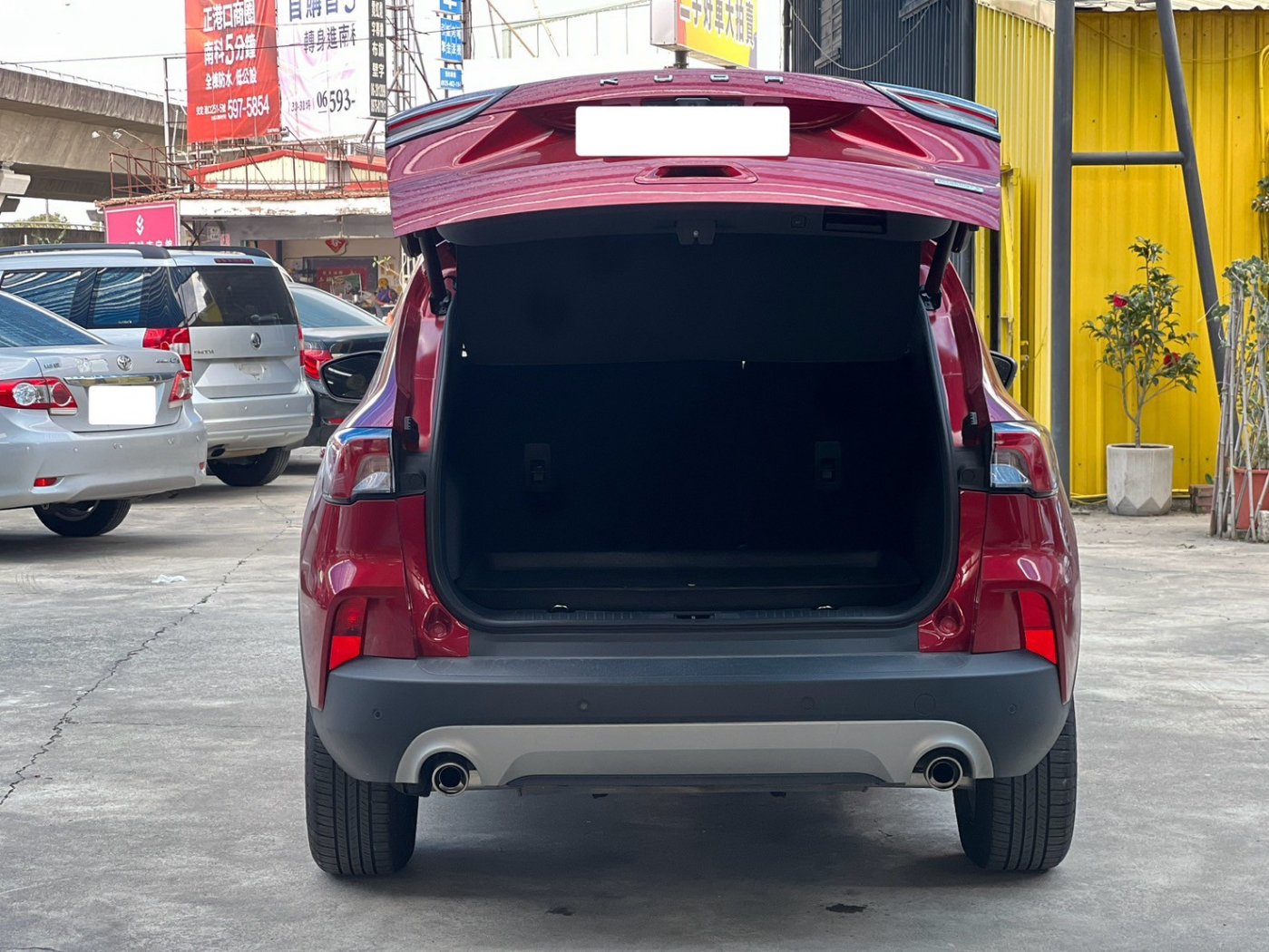 Ford 福特 ／ Kuga ／ 2021年 ／ 2021年 Ford Kuga 紅色 福特中古車 ／ 九肇匯元汽車 (台南)