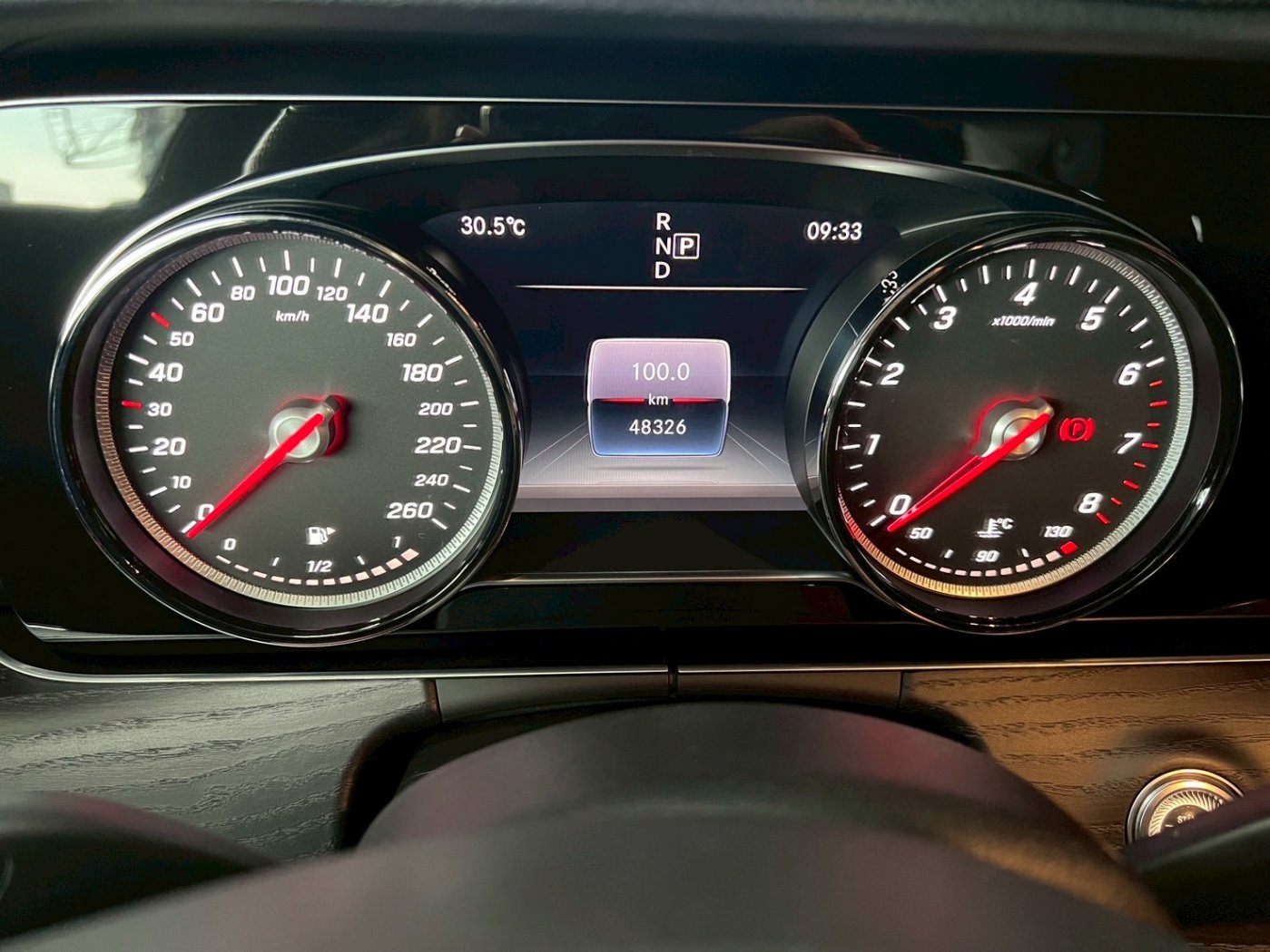 Benz 賓士 ／ E-Class ／ 2017年 ／ 2017年 Benz E250 銀色 賓士中古車 ／ MG車庫(台南)