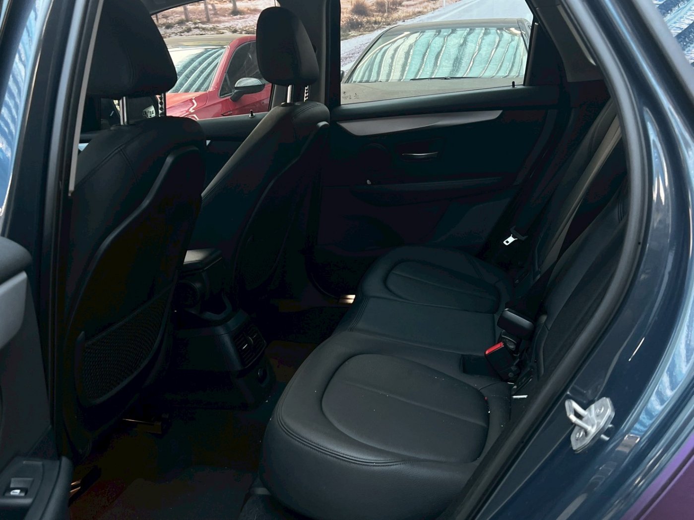 Bmw 寶馬 ／ 2-Series ／ 2015年 ／ 2015年 BMW 218i 紫色 寶馬中古車 ／ 高拍