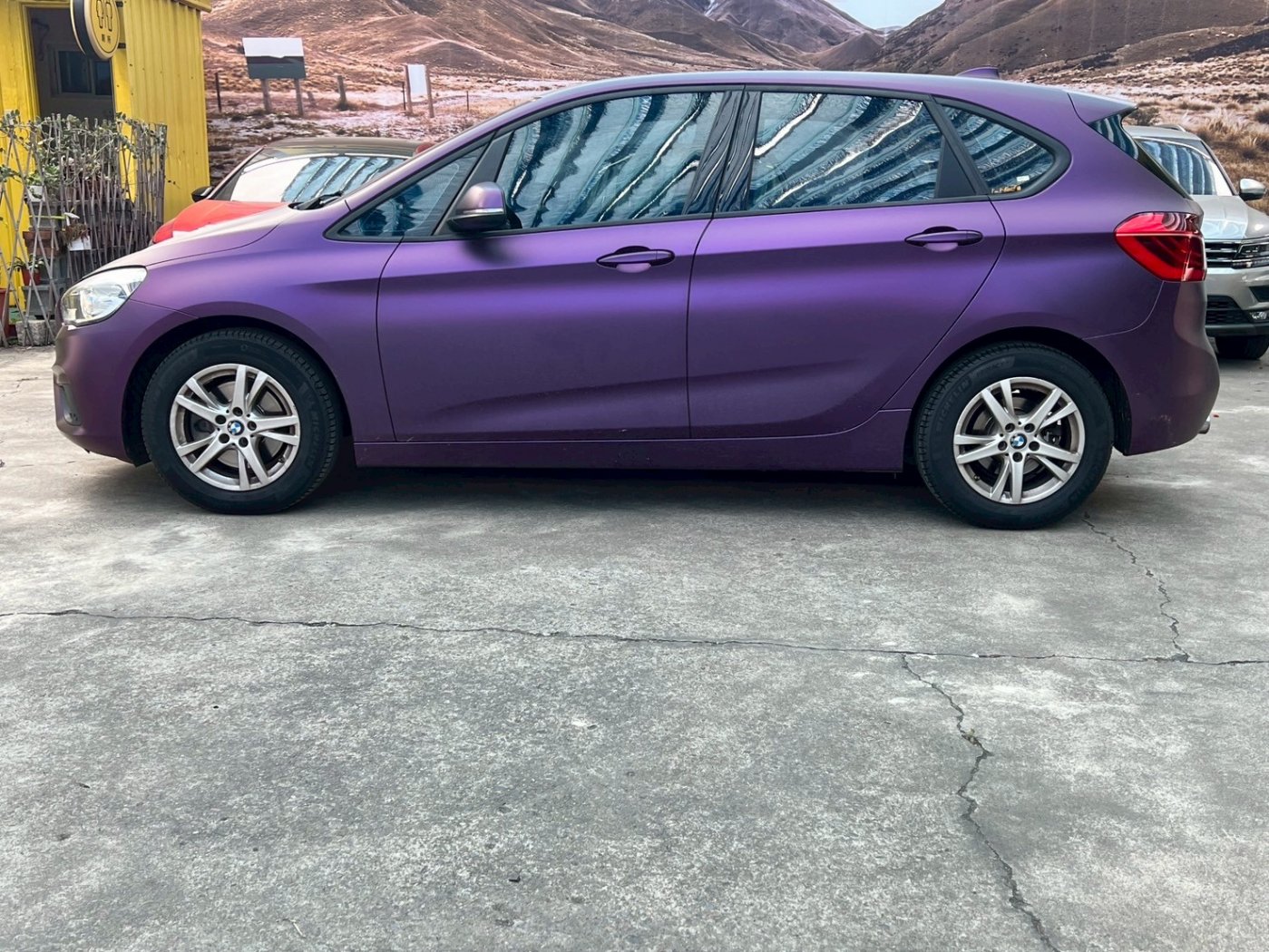 Bmw 寶馬 ／ 2-Series ／ 2015年 ／ 2015年 BMW 218i 紫色 寶馬中古車 ／ 高拍