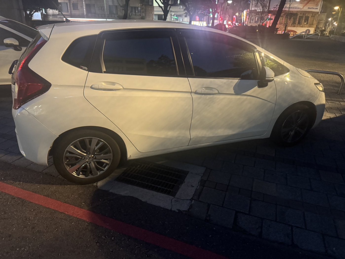 Honda 本田 ／ FIT ／ 2017年 ／ 2017年Honda  FIT  白色 本田中古車 ／ 桃園店