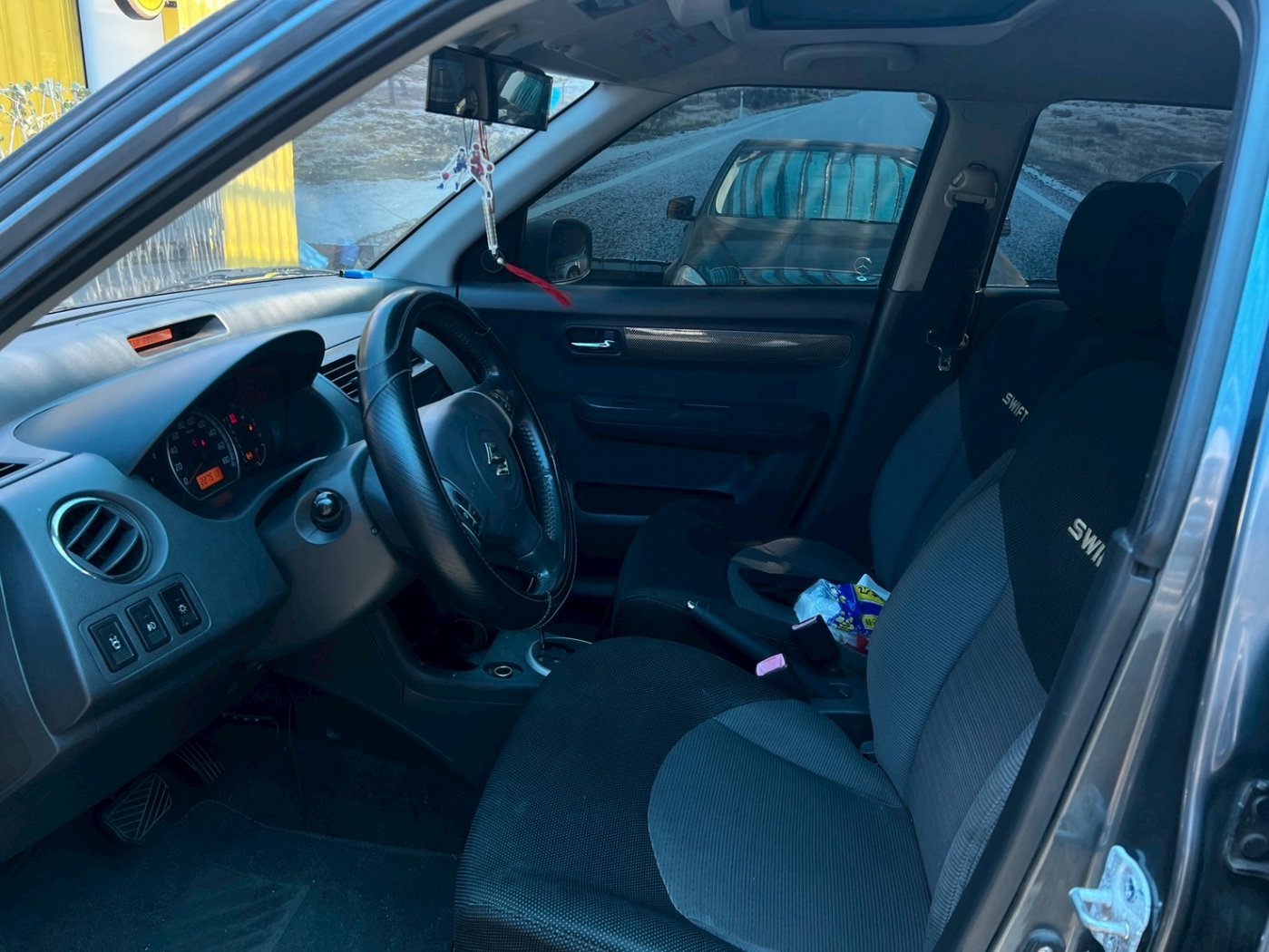 Suzuki 鈴木 ／ Swift ／ 2006年 ／ 2006年Suzuki Swift 深灰色 鈴木中古車 ／ 九肇匯元汽車 (台南)