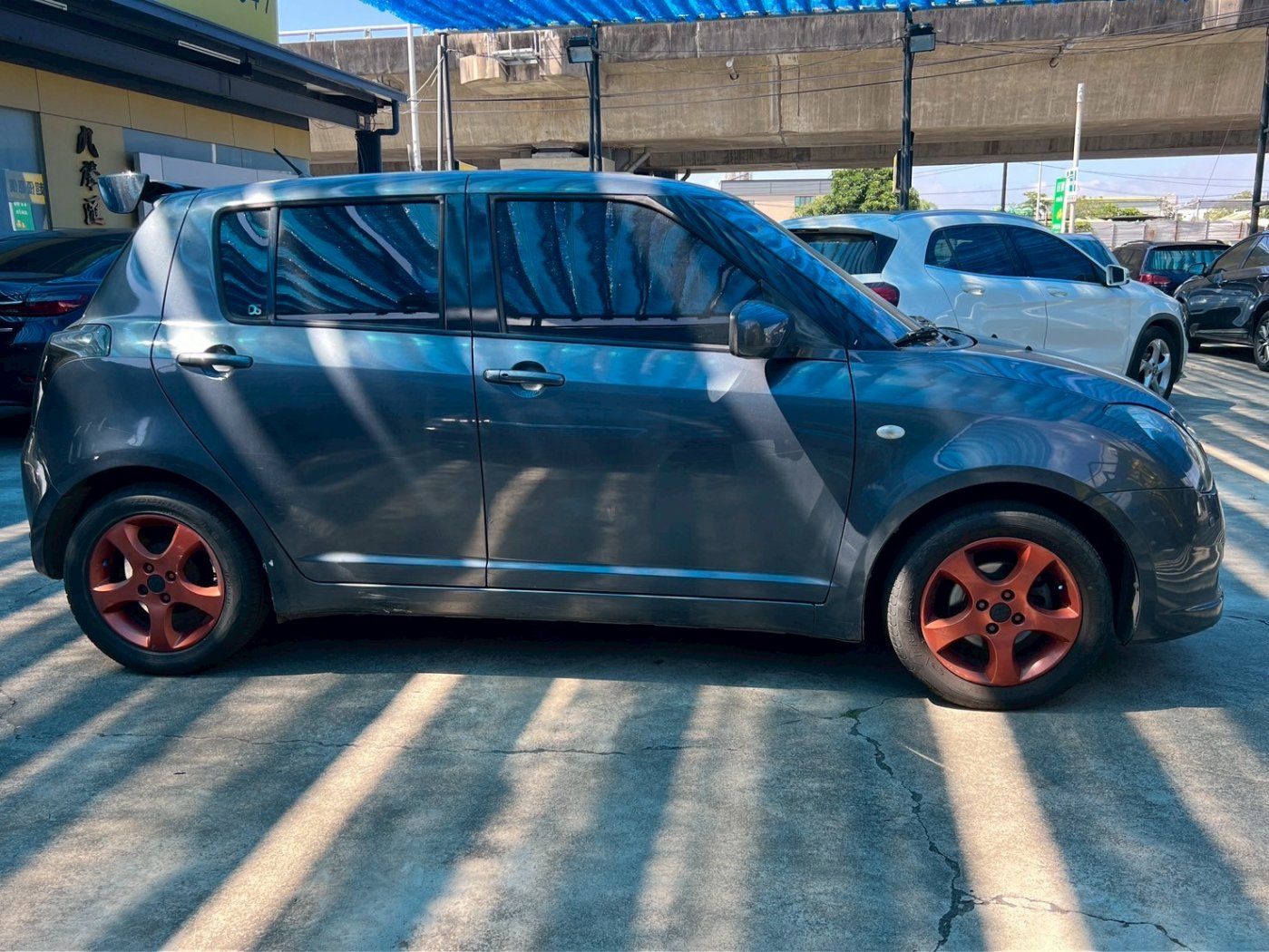 Suzuki 鈴木 ／ Swift ／ 2006年 ／ 2006年Suzuki Swift 深灰色 鈴木中古車 ／ 九肇匯元汽車 (台南)