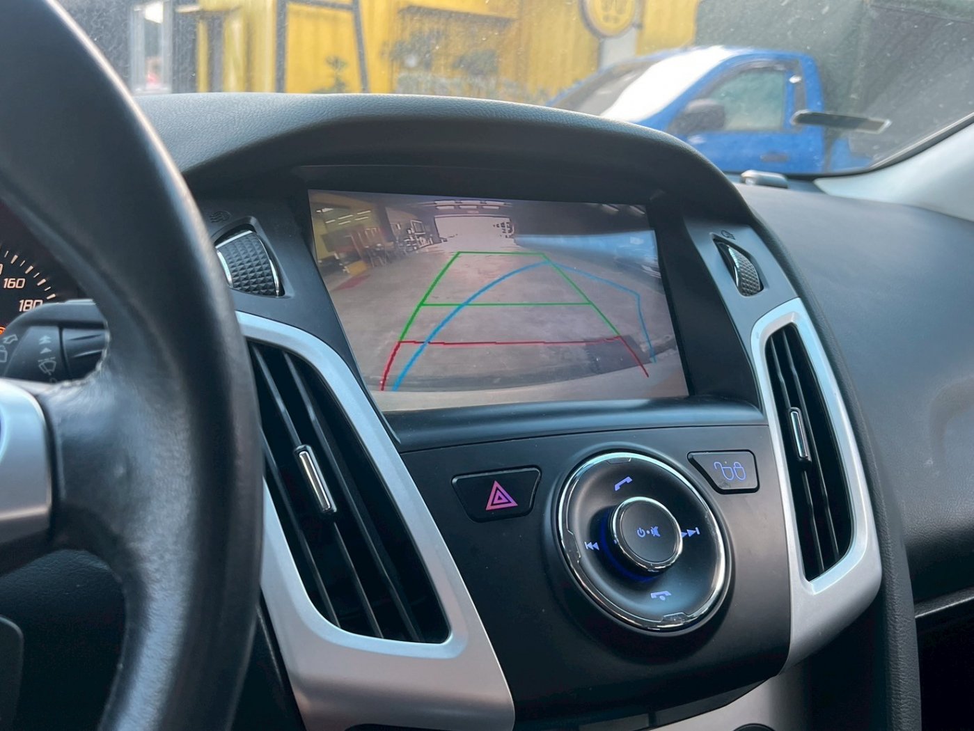 Ford 福特 ／ Focus ／ 2013年 ／ 2013年 Ford Focus 白色 福特中古車 ／ 九肇匯元汽車 (台南)