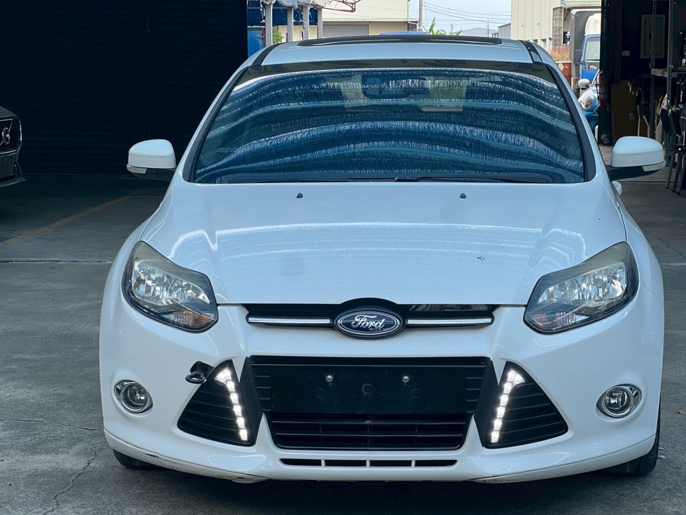 Ford 福特 ／ Focus ／ 2013年 ／ 2013年 Ford Focus 白色 福特中古車 ／ 九肇匯元汽車 (台南)
