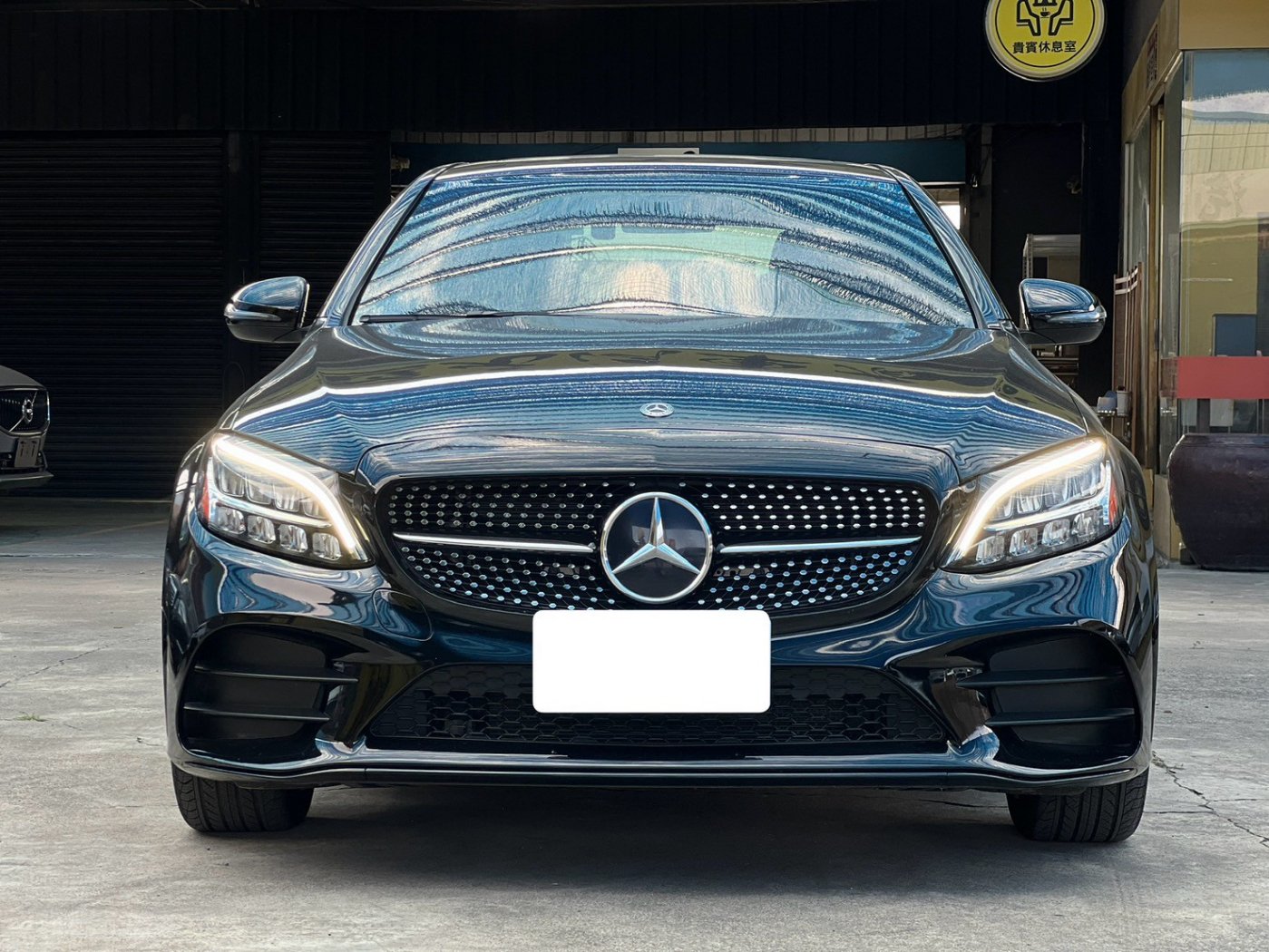Benz 賓士 ／ C-Class ／ 2018年 ／ 2018年Benz C300 黑色 賓士中古車 ／ MG車庫(台南)