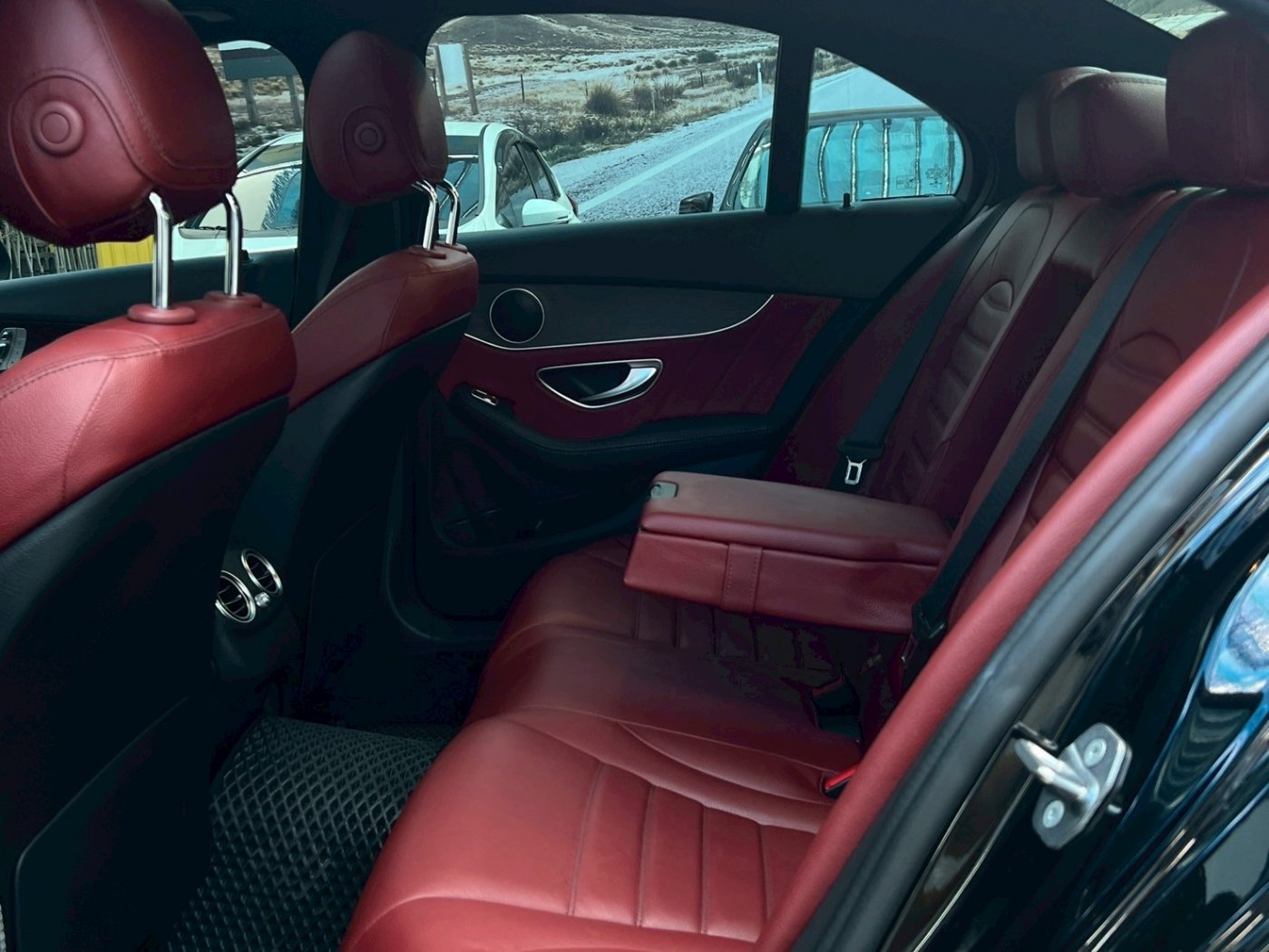 Benz 賓士 ／ C-Class ／ 2018年 ／ 2018年Benz C300 黑色 賓士中古車 ／ MG車庫(台南)