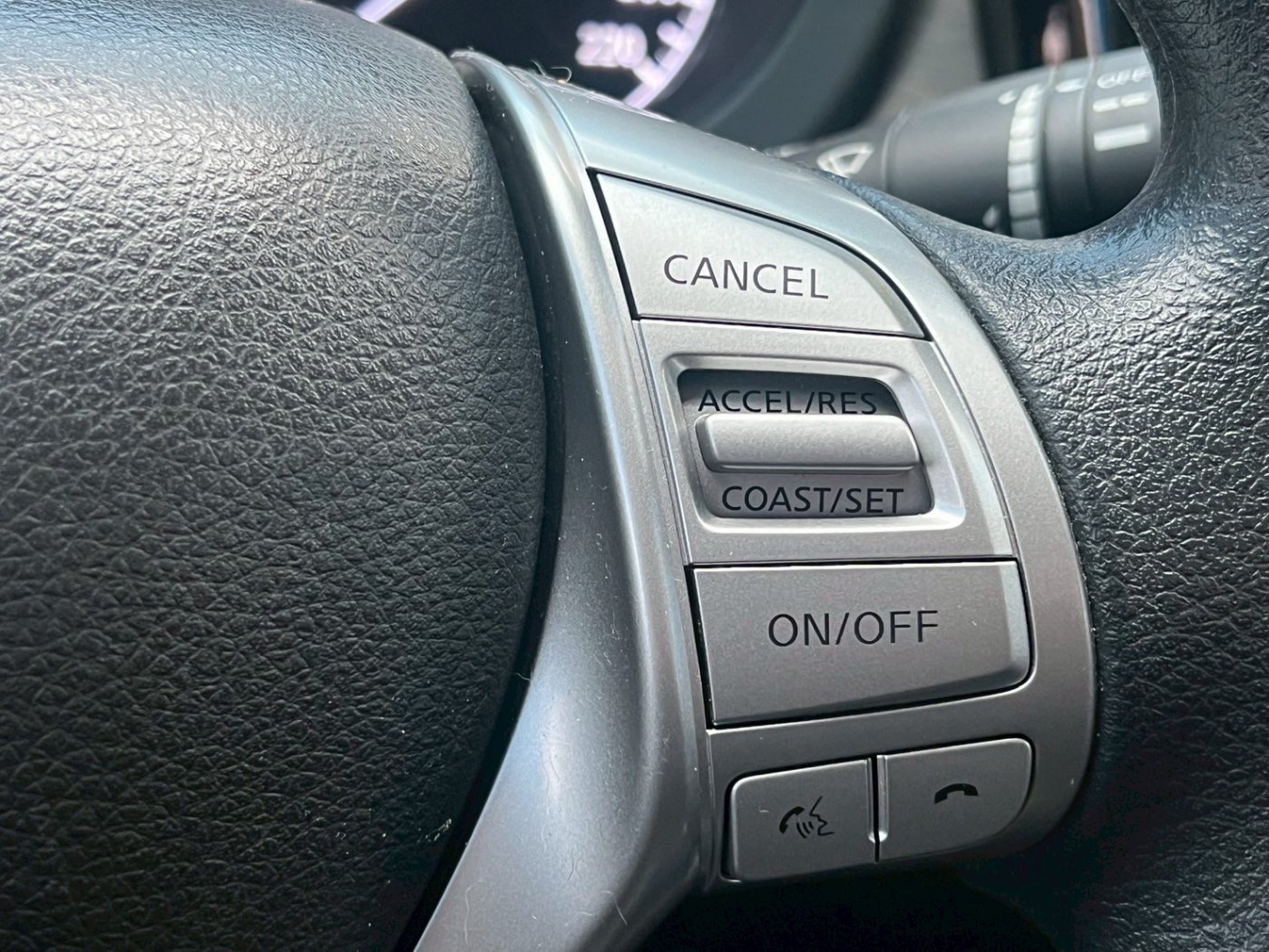 Nissan 日產 ／ Tiida ／ 2021年 ／ 2021年Nissan Tiida 灰色 日產中古車 ／ 九肇匯元汽車 (台南)